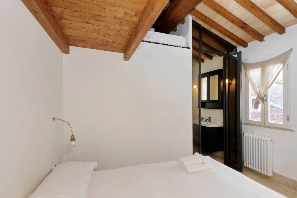 Pantheon Stylish Attic * Rome