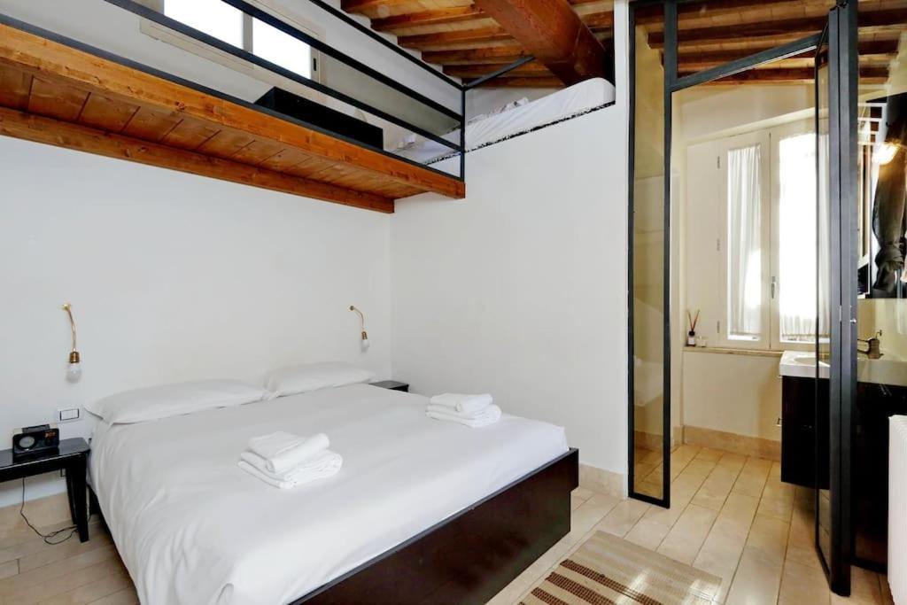 Pantheon Stylish Attic * Rome