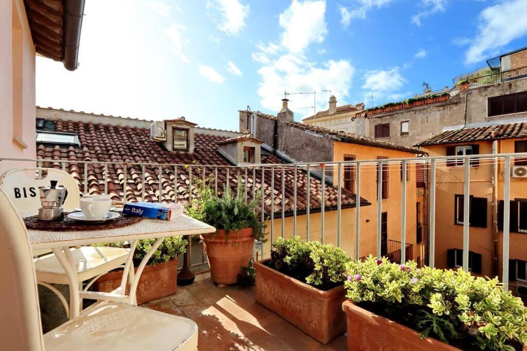 Apartment Pantheon Stylish Attic Rome