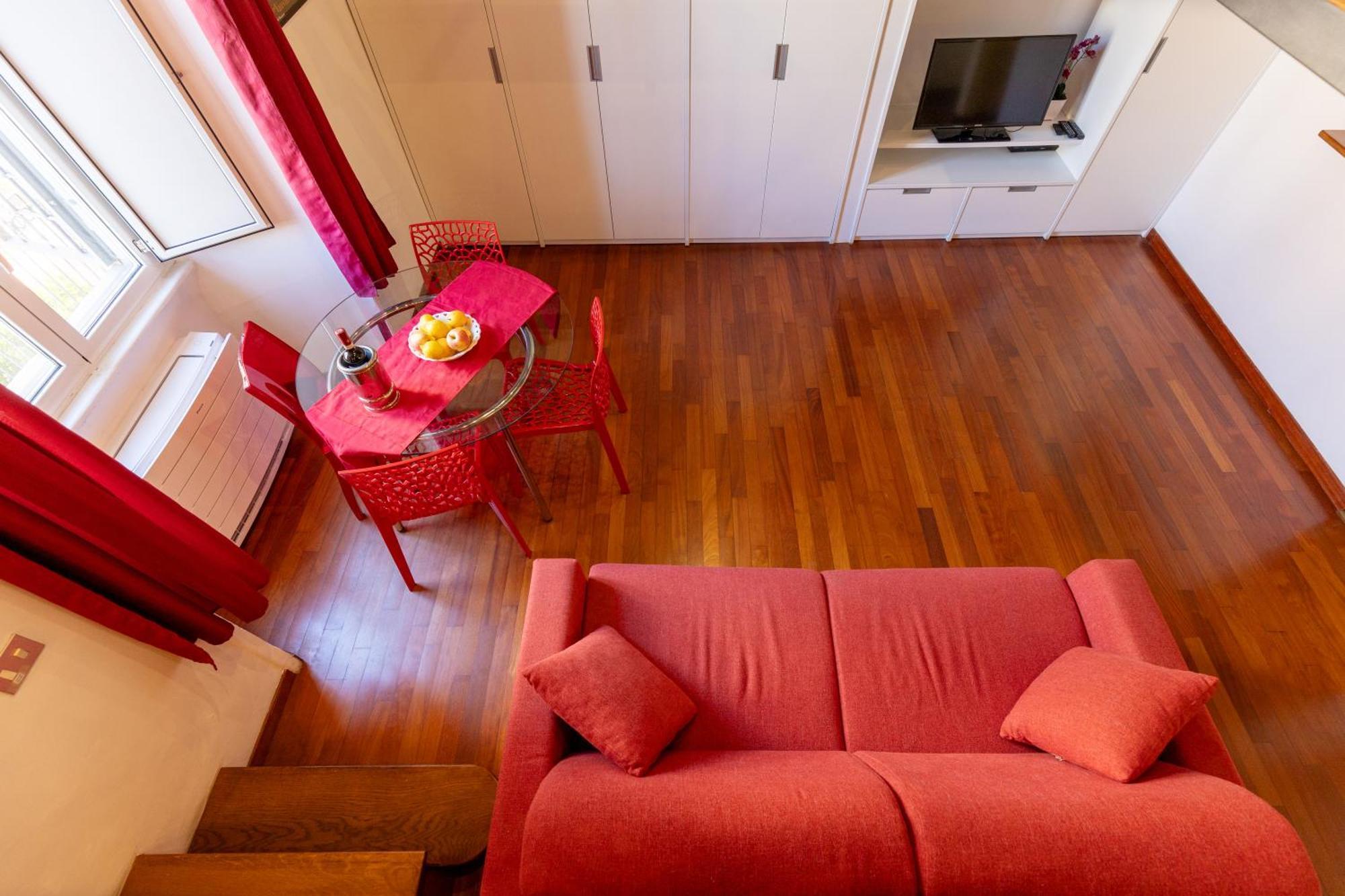 Colosseum Romantic Loft Apartment Rome