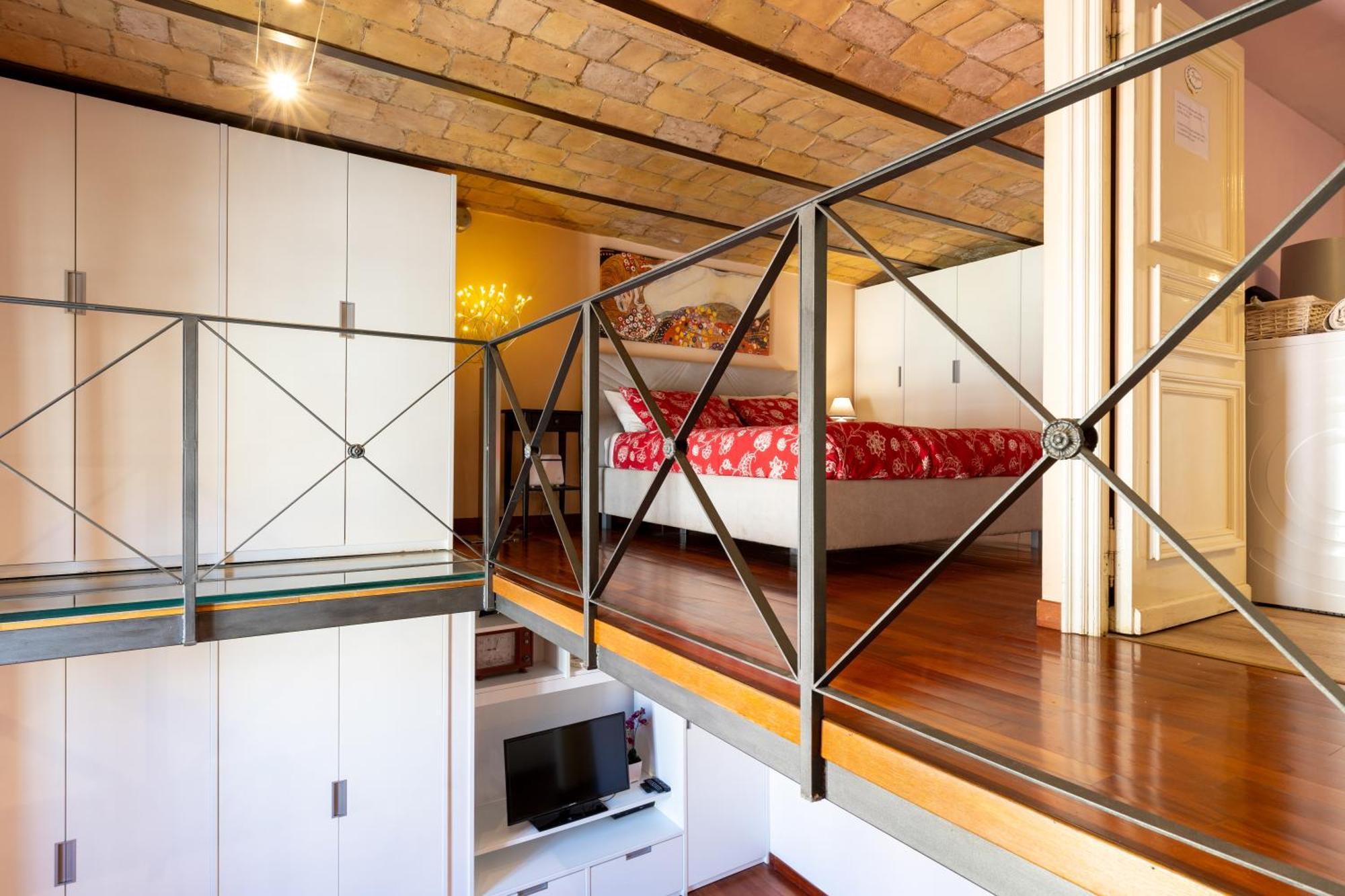 Colosseum Romantic Loft Apartment *