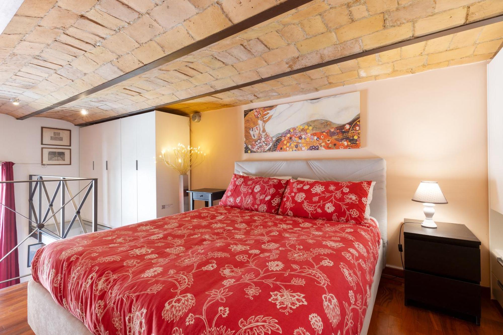 Colosseum Romantic Loft Apartment *