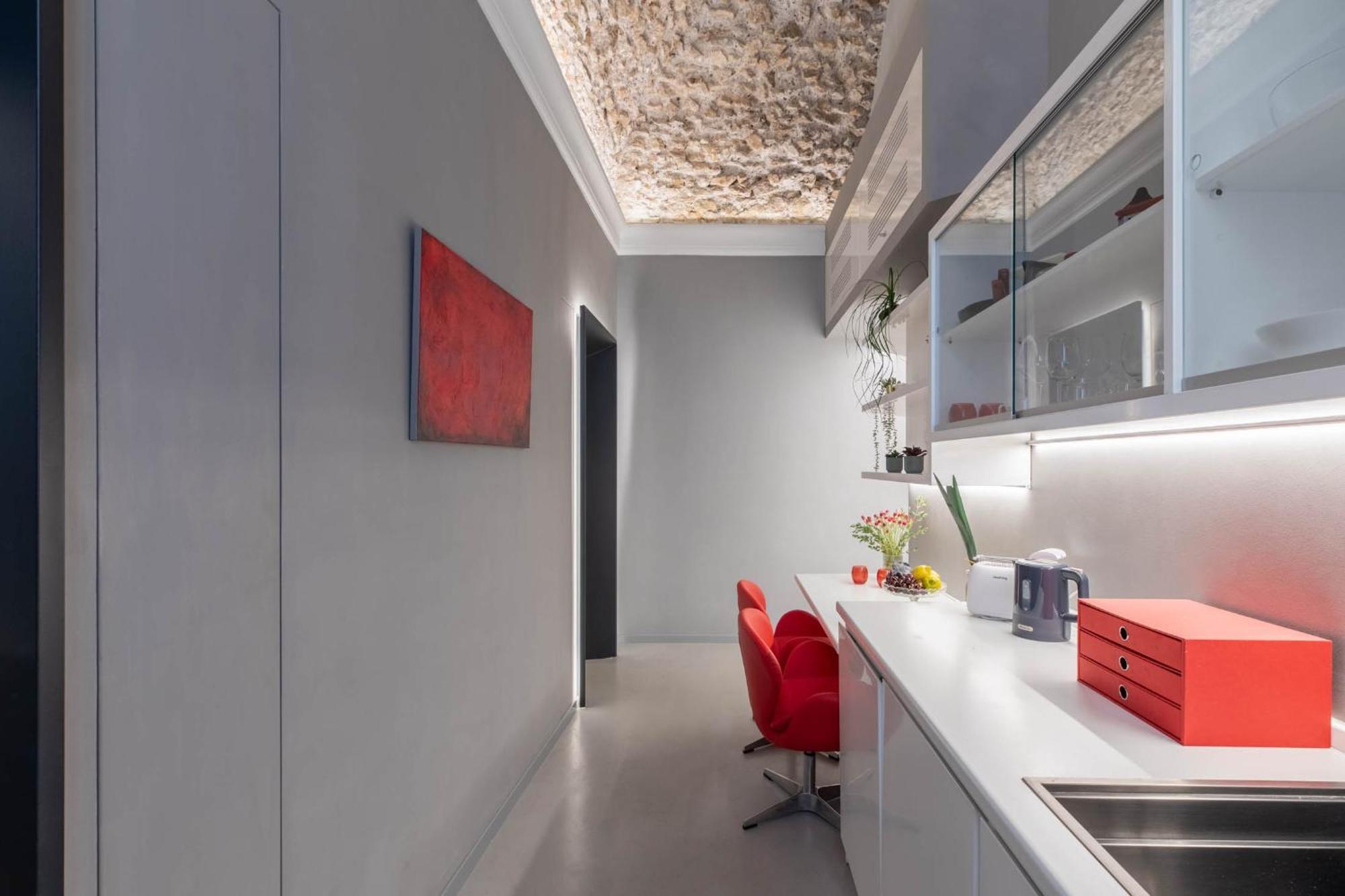 Iflat Glass And Stone Loft Apartment *