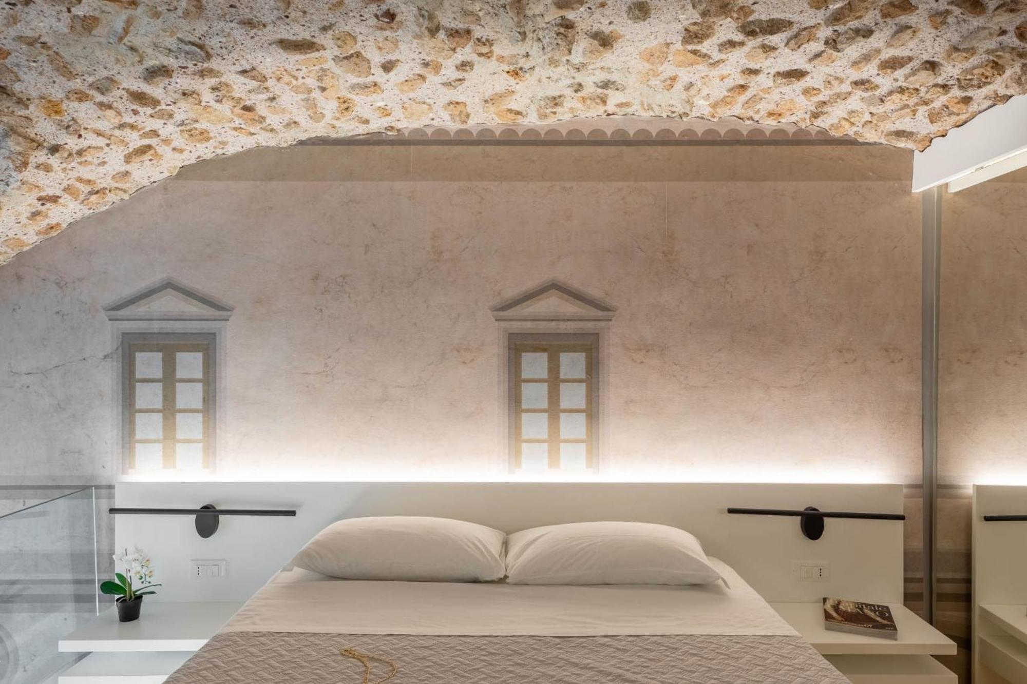 Iflat Glass And Stone Loft Apartment
