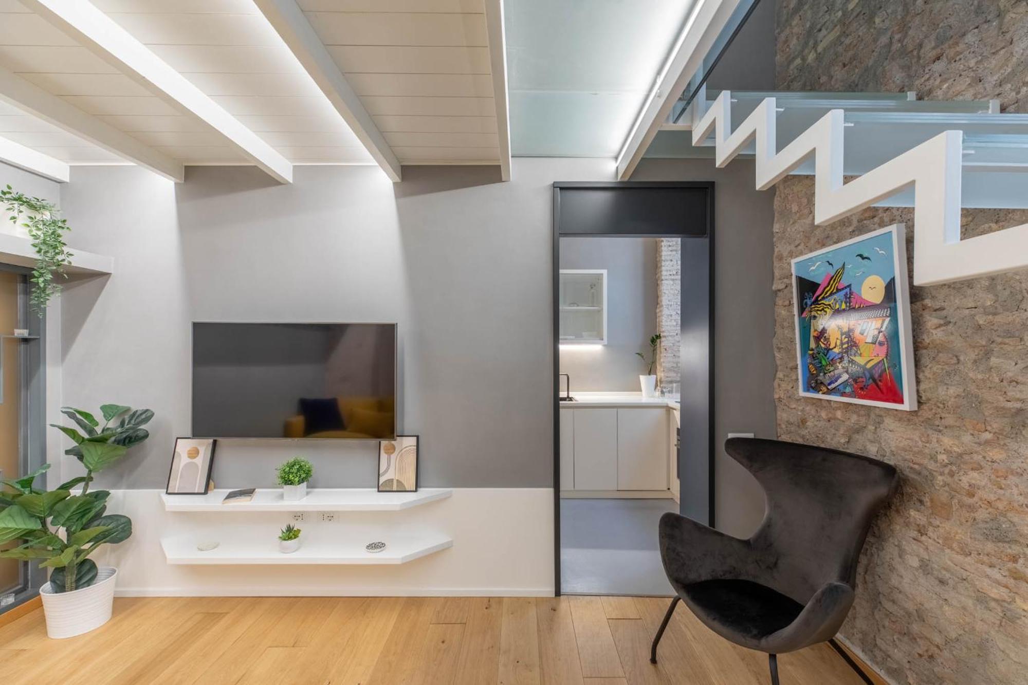Iflat Glass And Stone Loft Apartment *