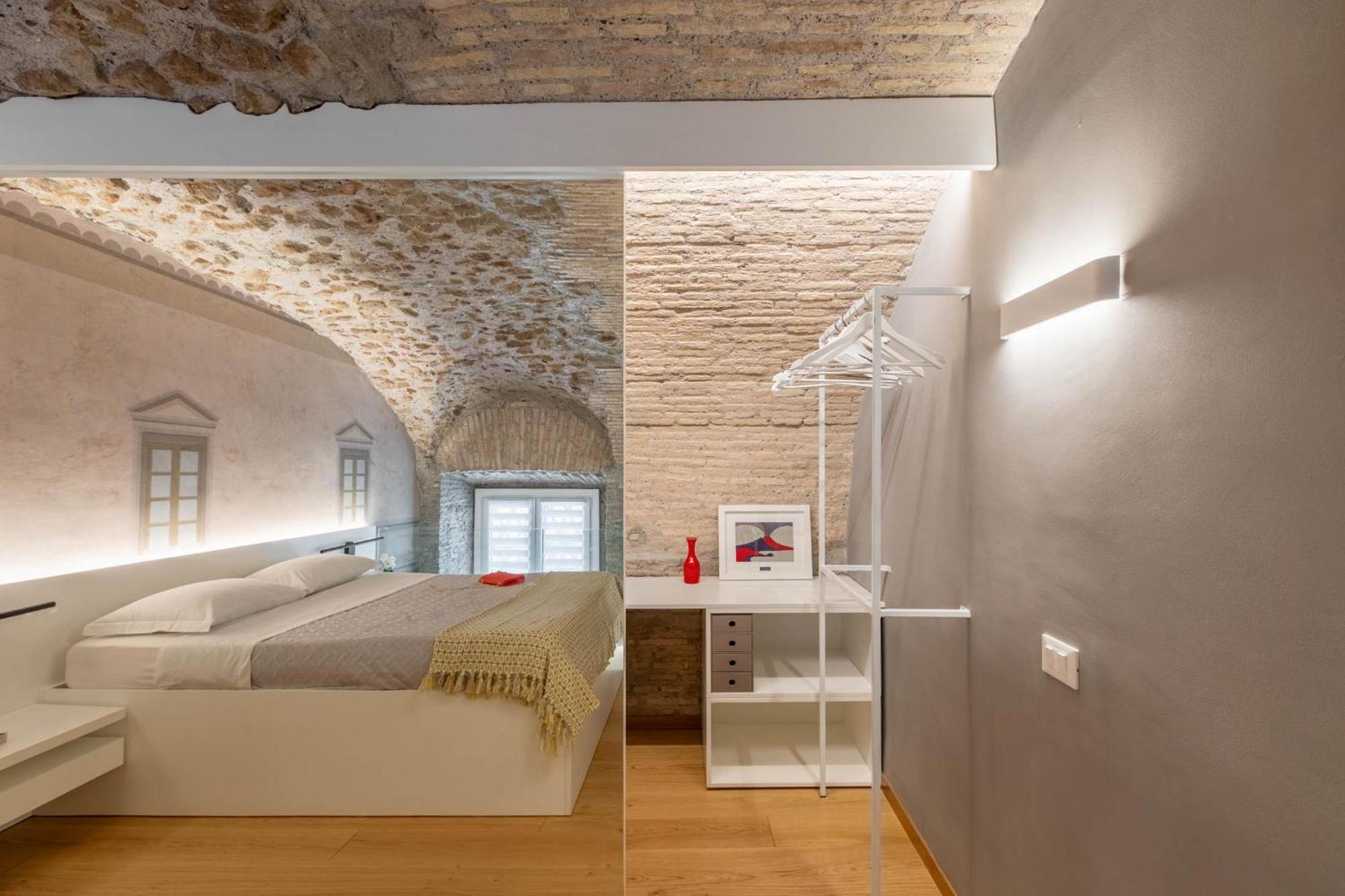 Iflat Glass And Stone Loft Apartment