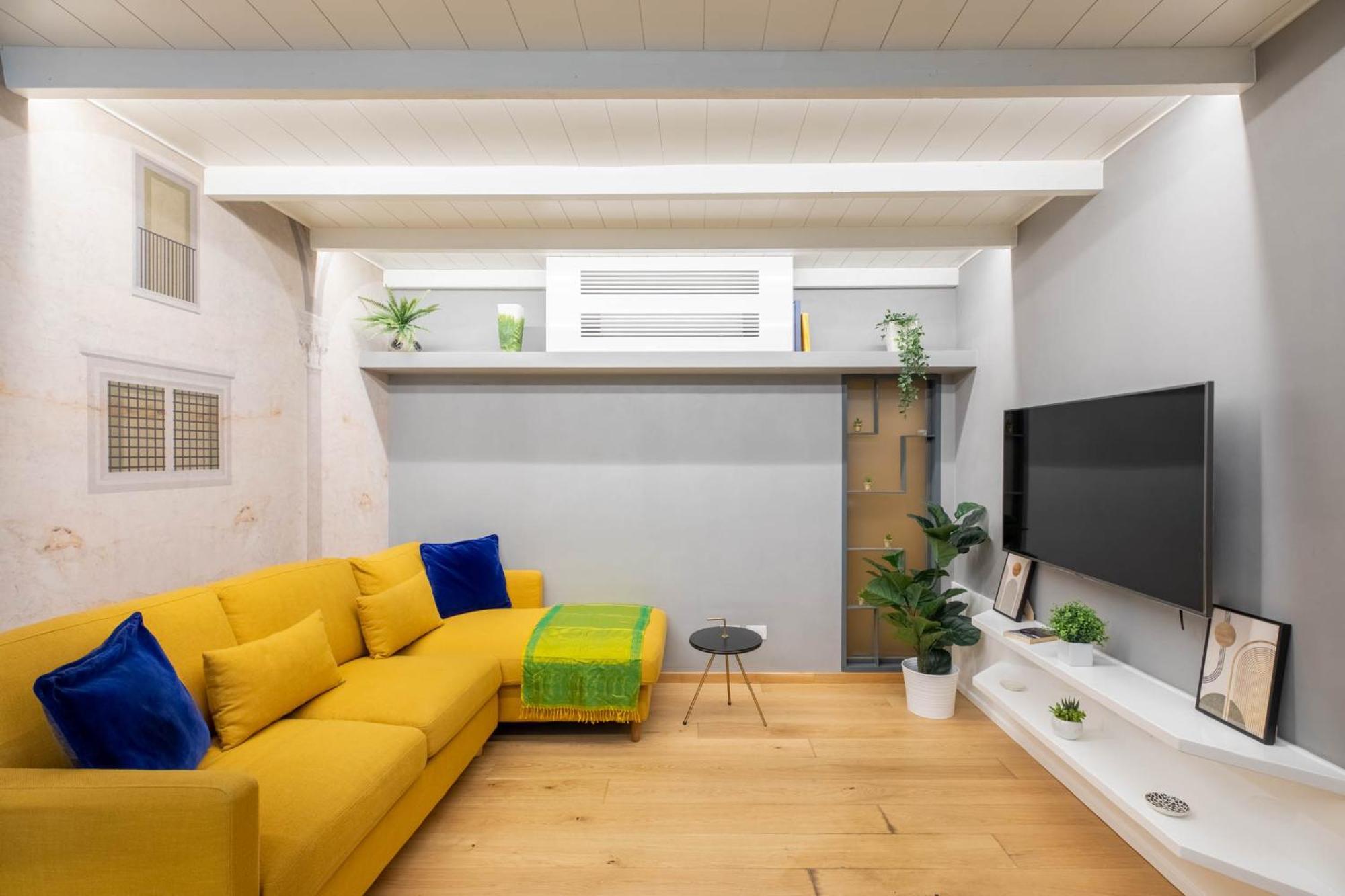 Iflat Glass And Stone Loft Apartment *
