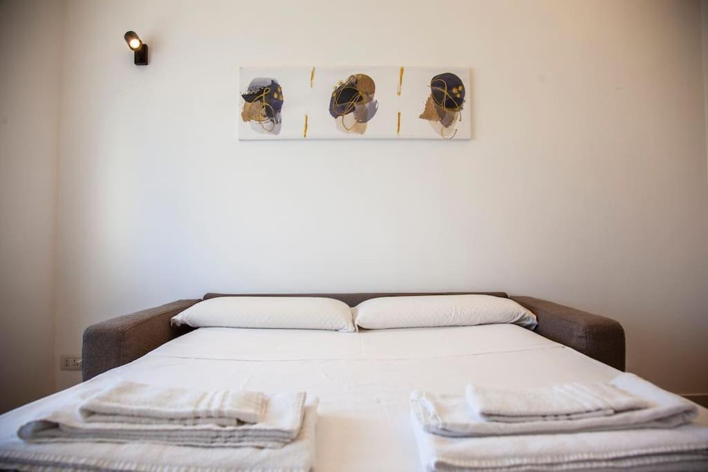Modern And Stylish Flat Next To Metro Apartment *