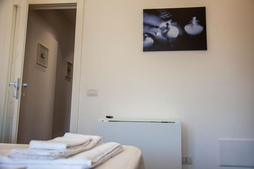Modern And Stylish Flat Next To Metro Apartment *