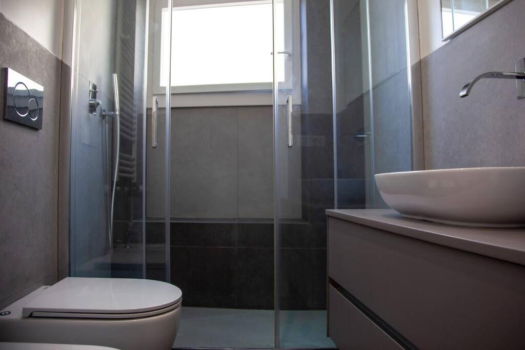 Modern And Stylish Flat Next To Metro Rome