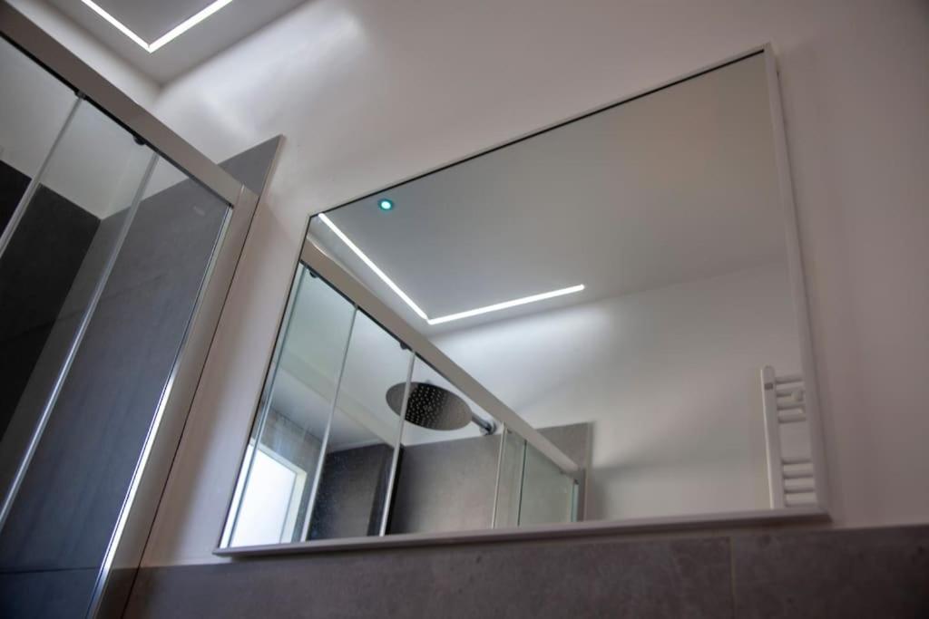 Modern And Stylish Flat Next To Metro Rome
