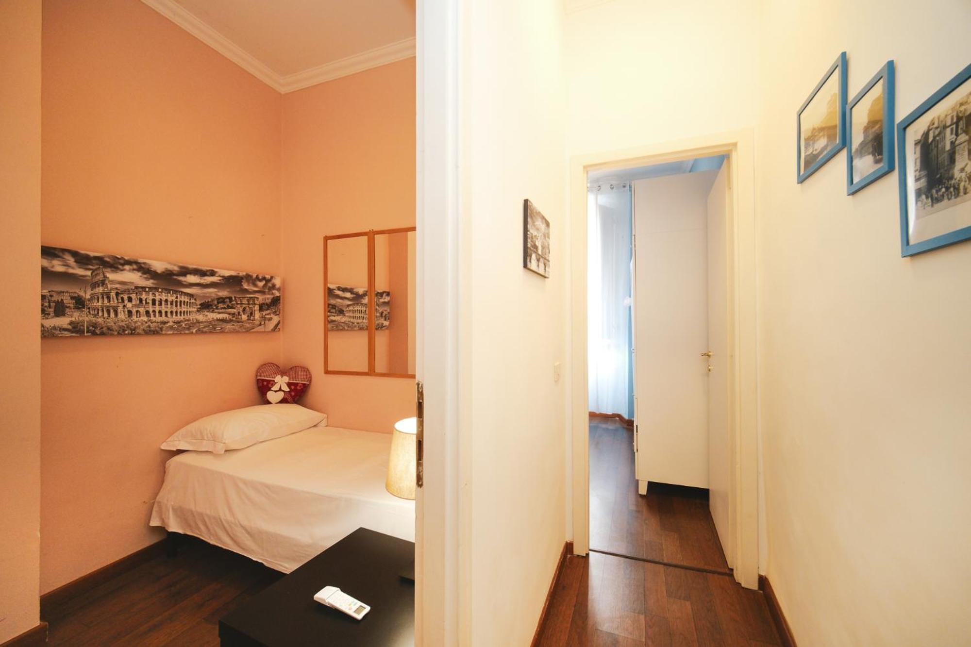 Pettinari By Buddyrent Apartment