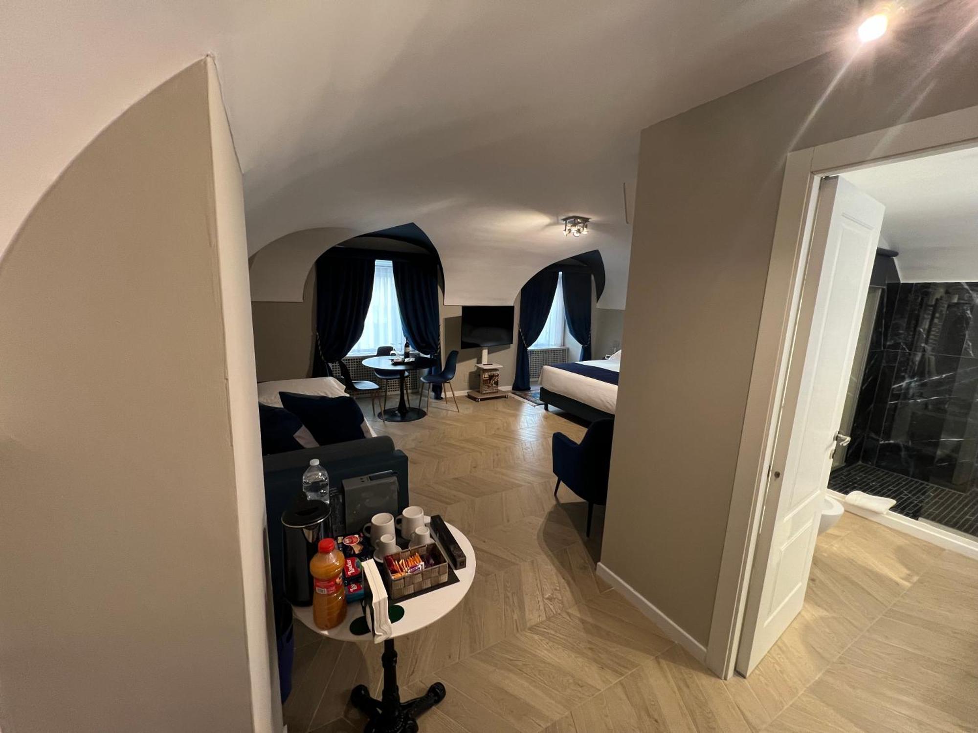 Luxury Blue Suites- Imperial Apartment