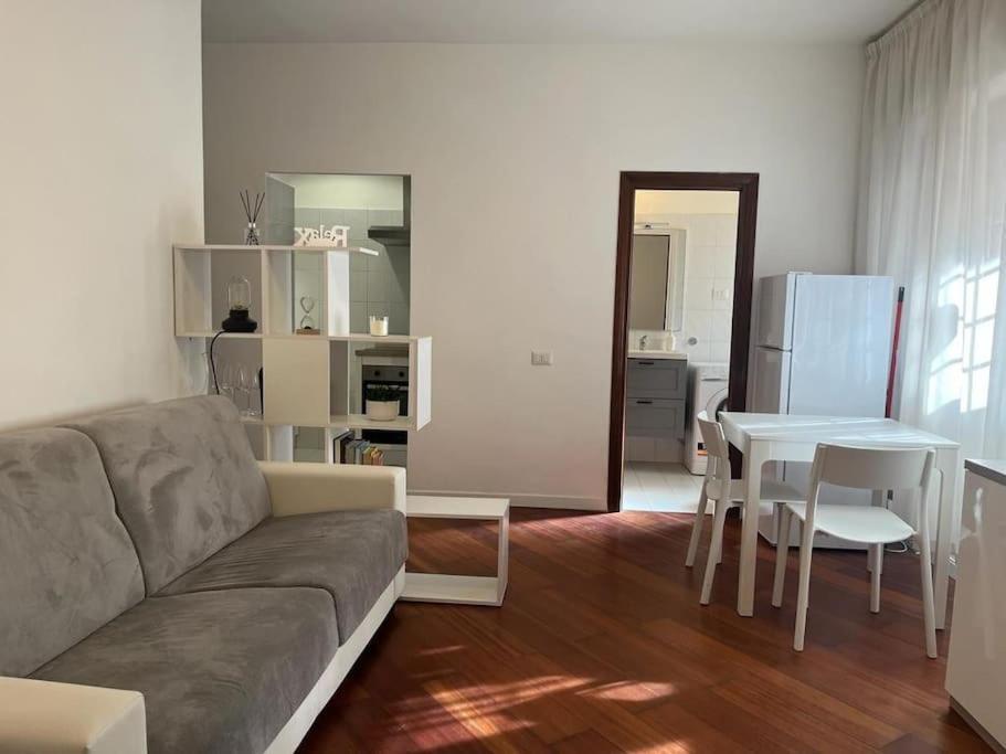 Happy Days Apartment
