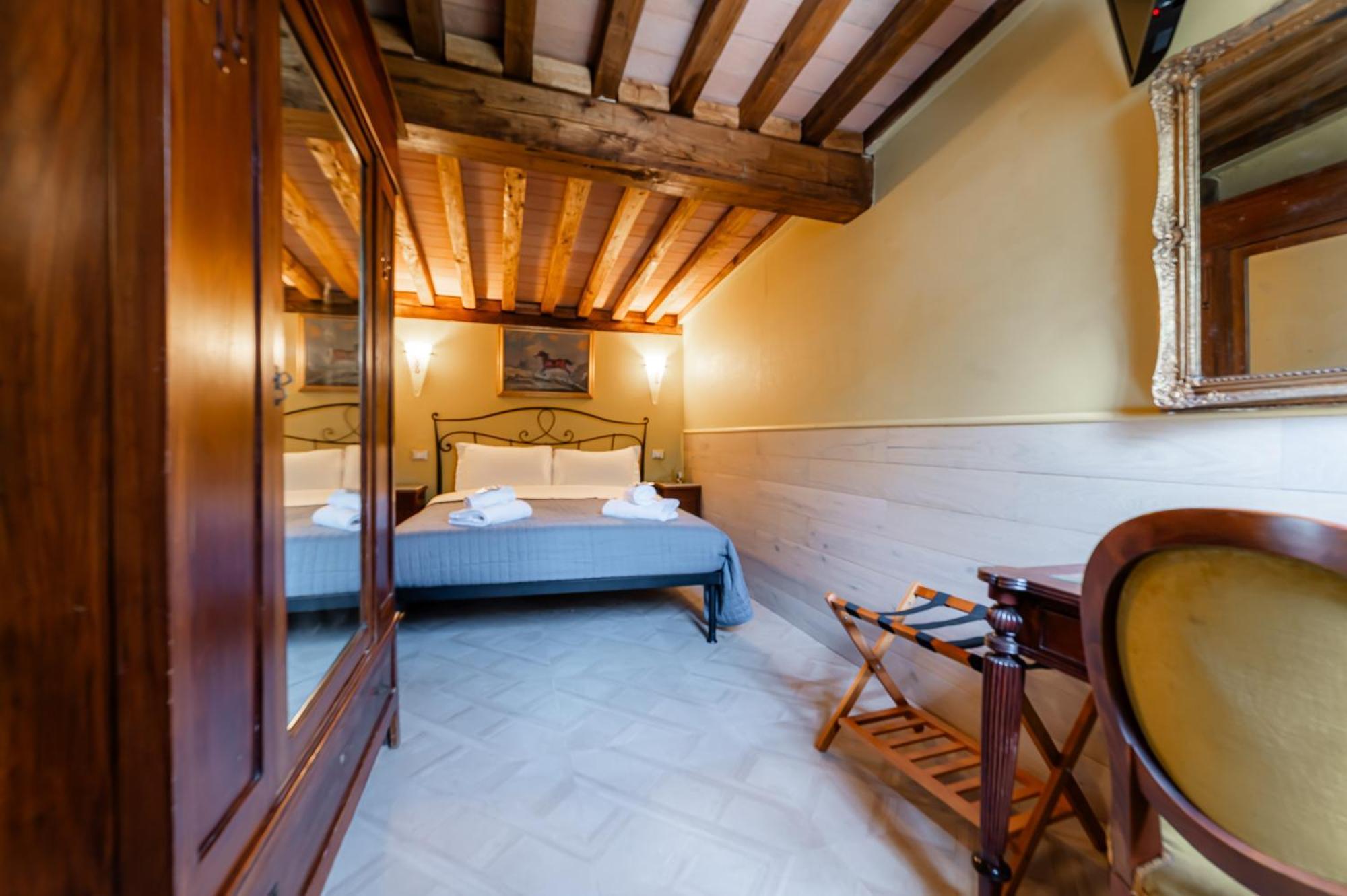 Luxury House In Green Appia Antica Rome