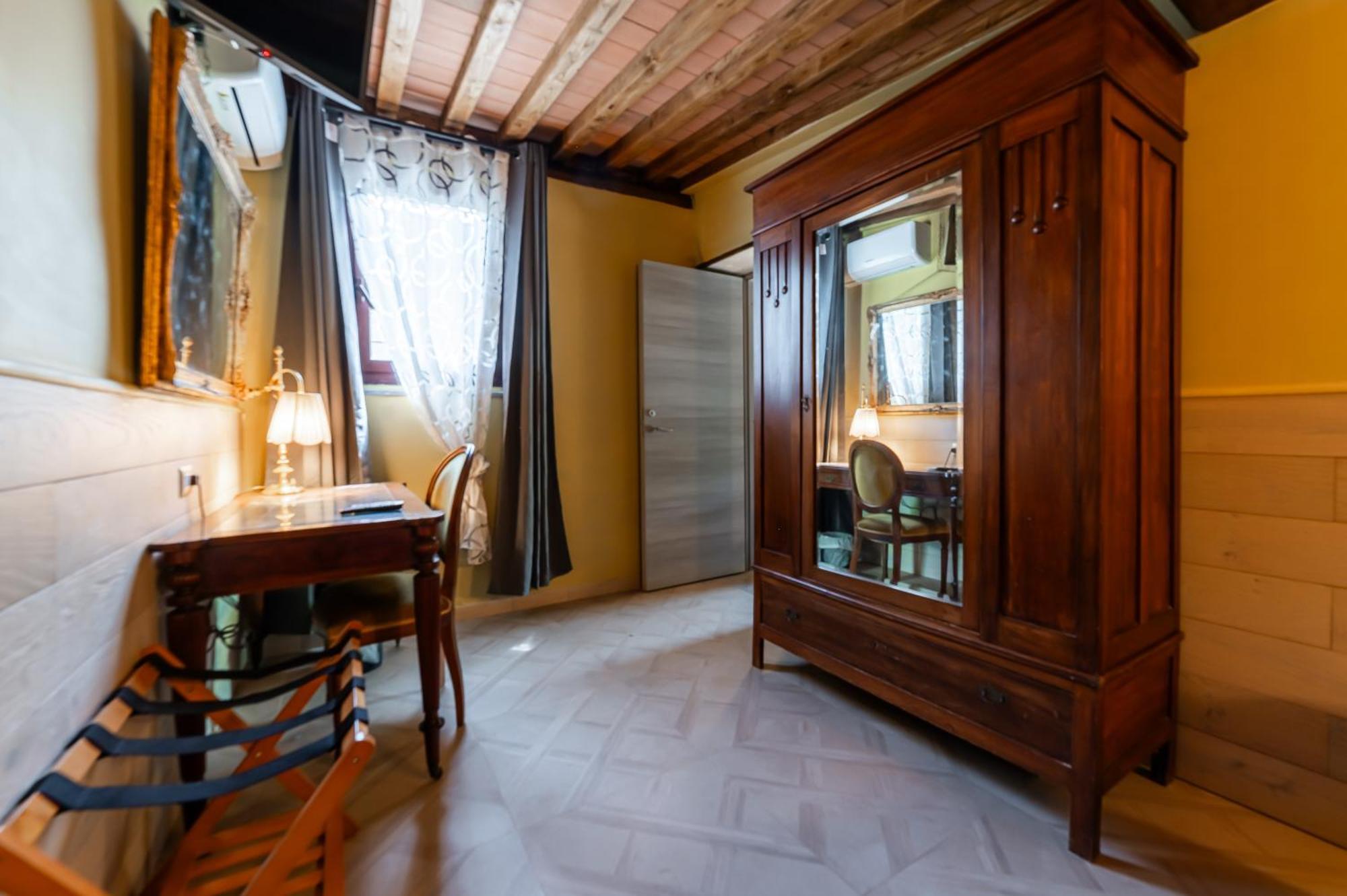Luxury House In Green Appia Antica * Rome