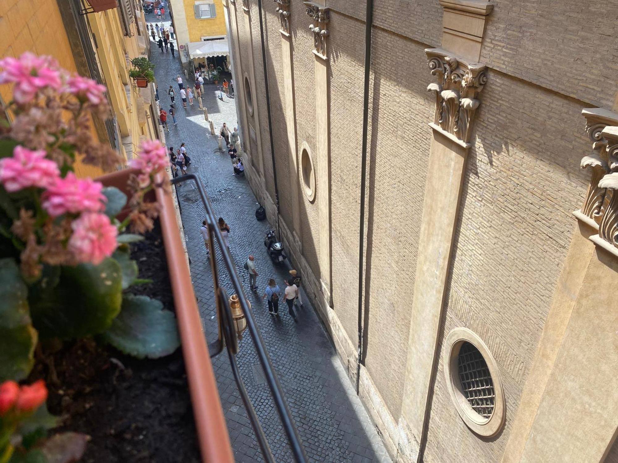 Apartment Pantheon Eleven Rome