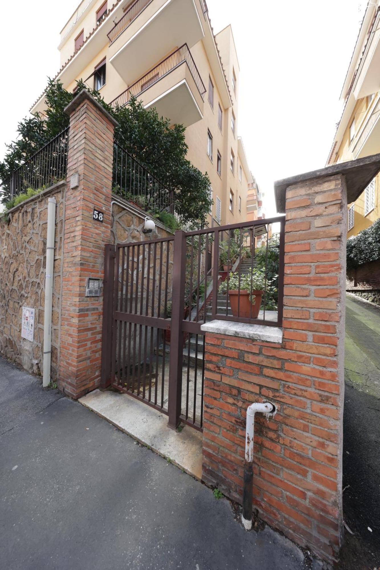 San Pietro Center Close To The Subway Apartment