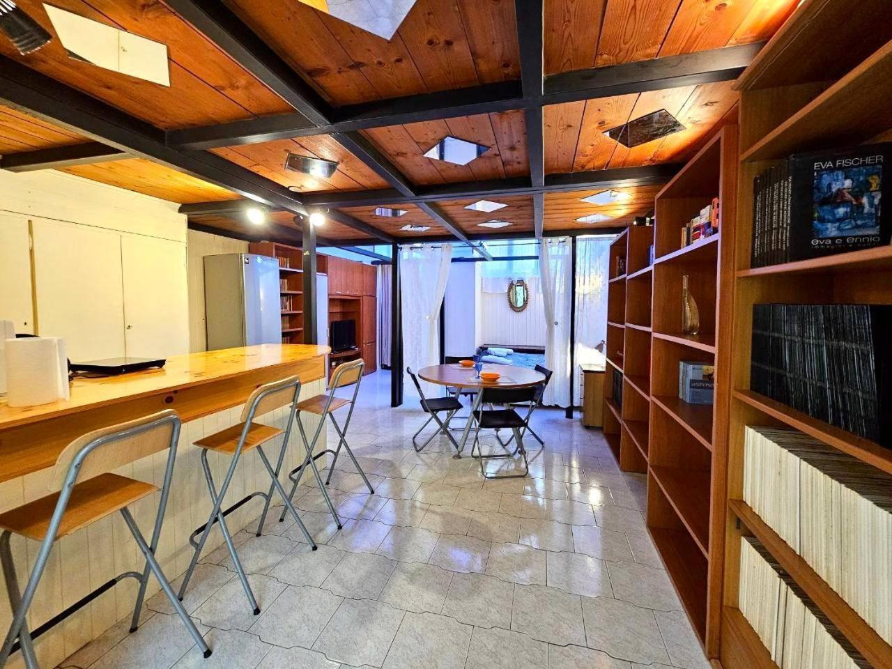 Appartamento L'atelier ~ Mostra Sospesa