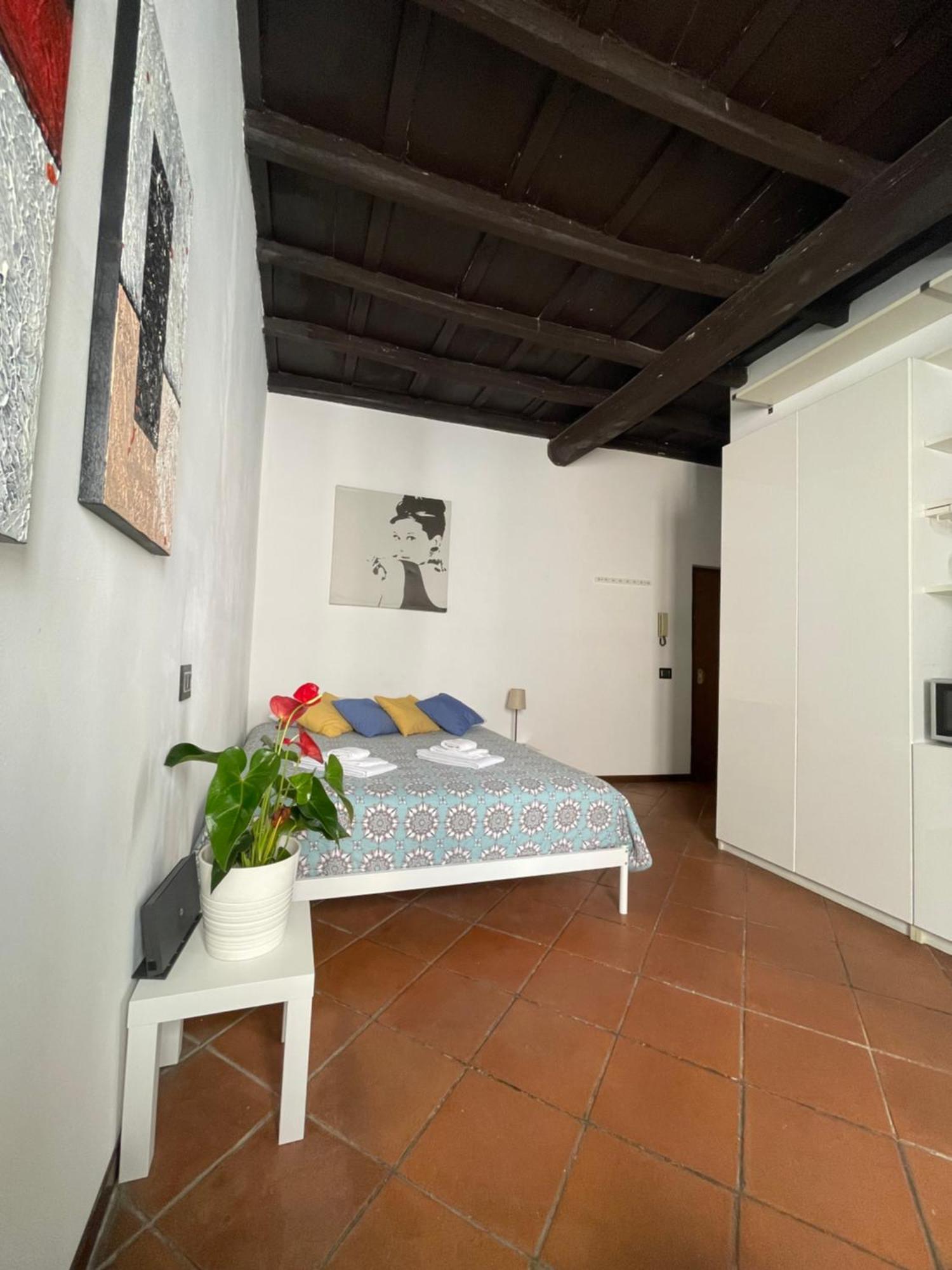 Appartamento A Den For Two