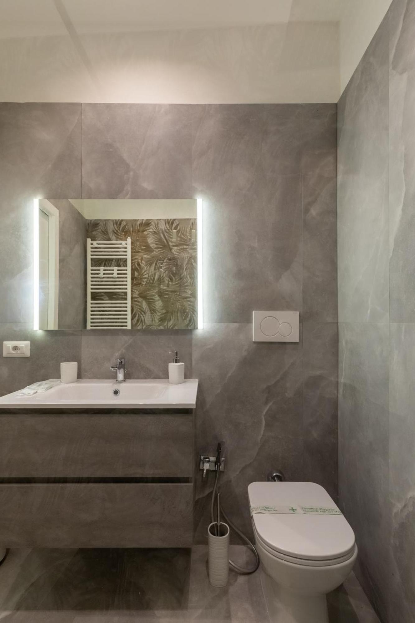 Chilling' Piazza Di Spagna Apartment Rome