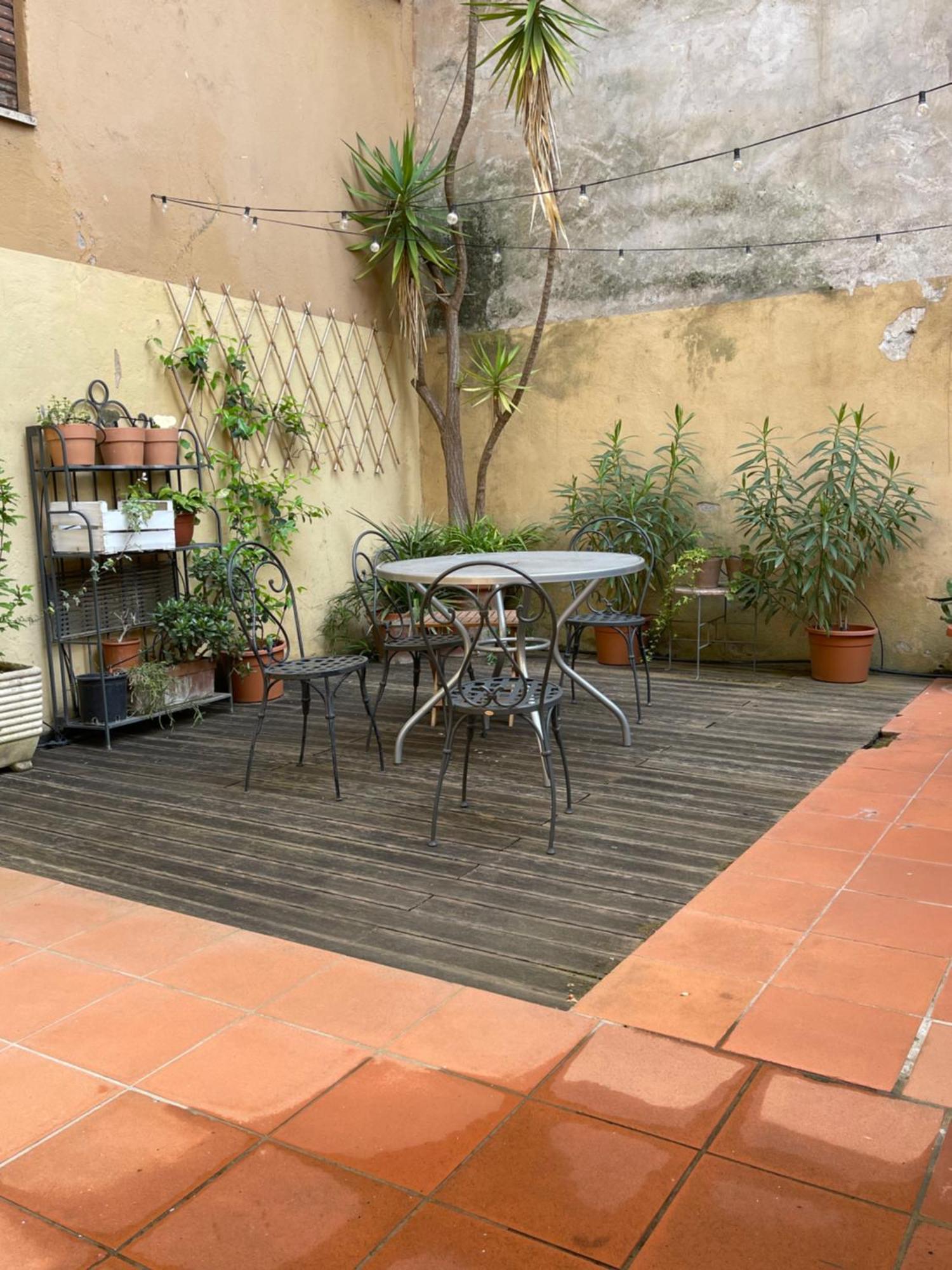 A Den For Two Roma
