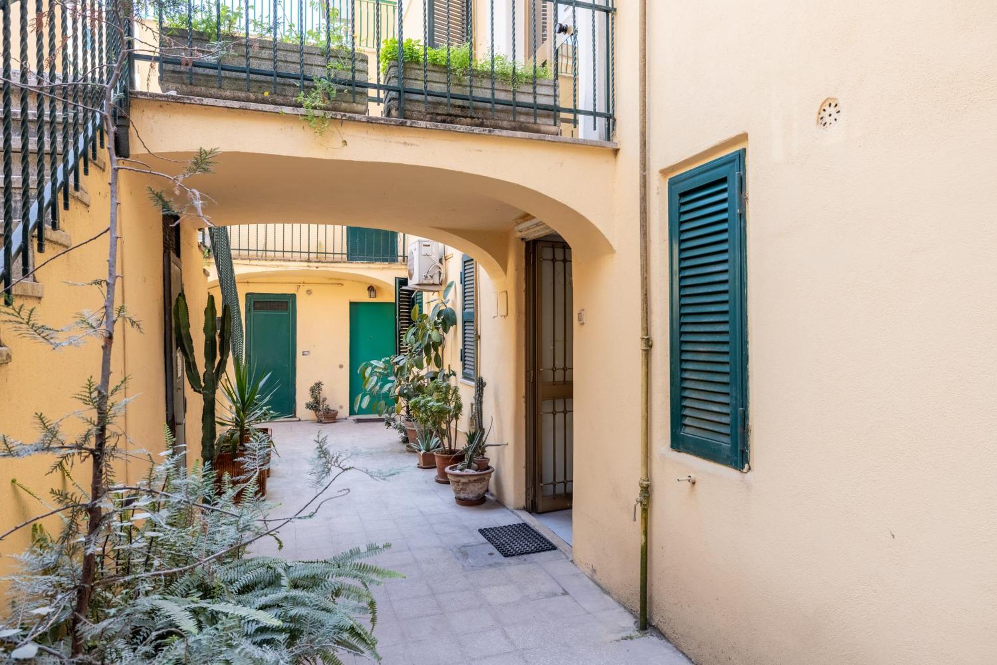 Apartment Lovely In Monteverde - With Private Garden Rome