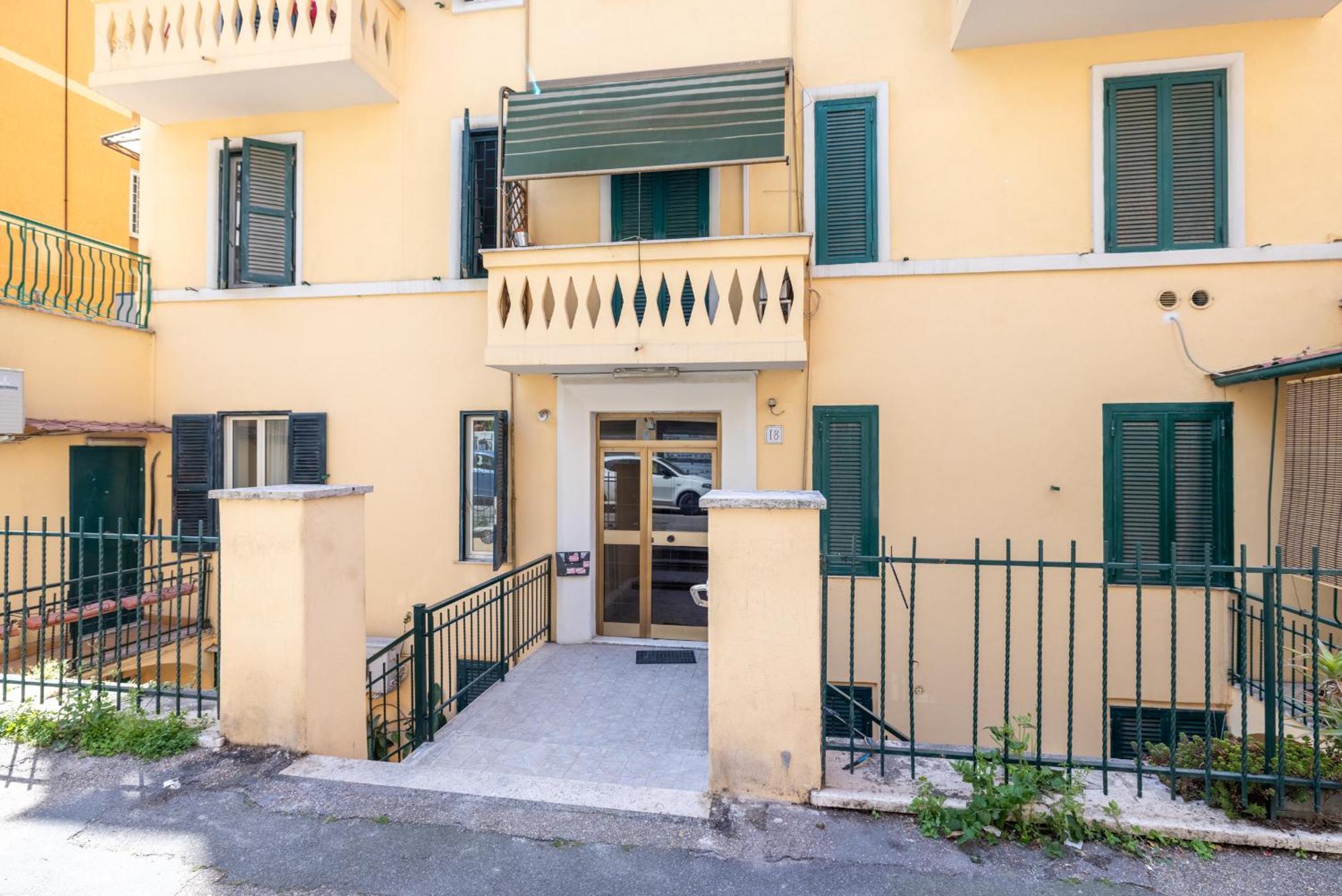 Apartment Lovely In Monteverde - With Private Garden Rome