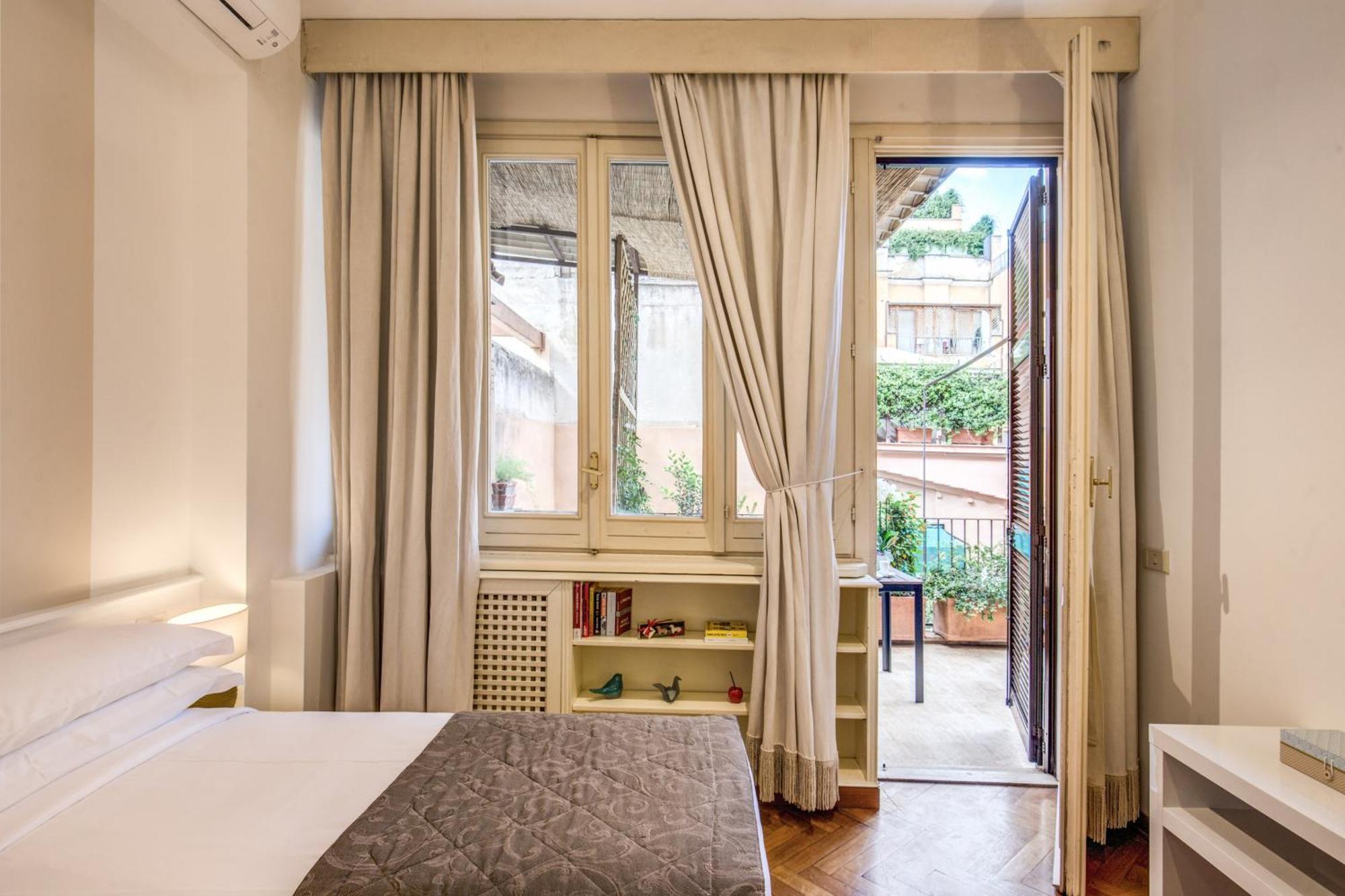 Tritone House 4* Rome