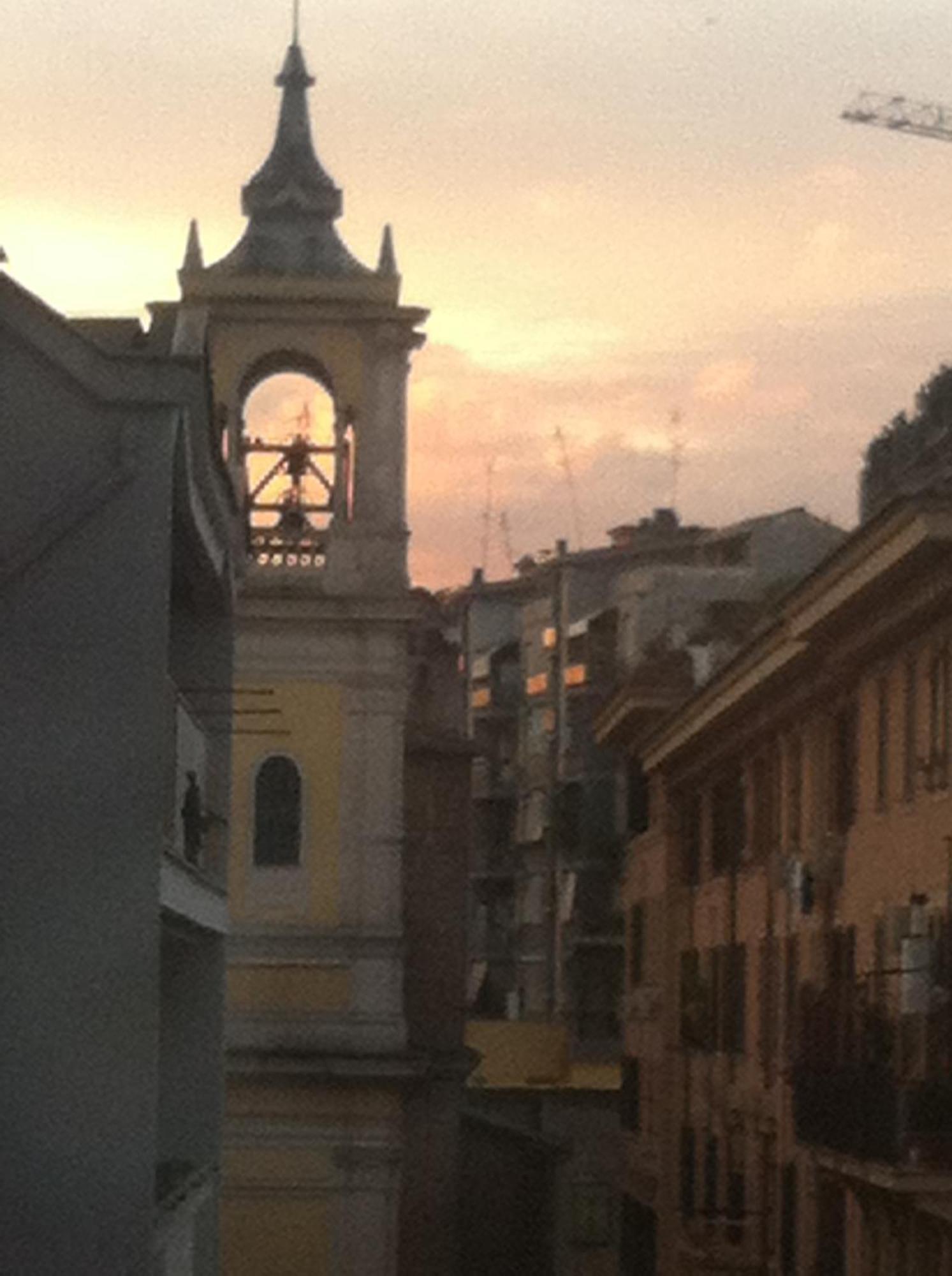Di Fronte Alla Cupola Rome