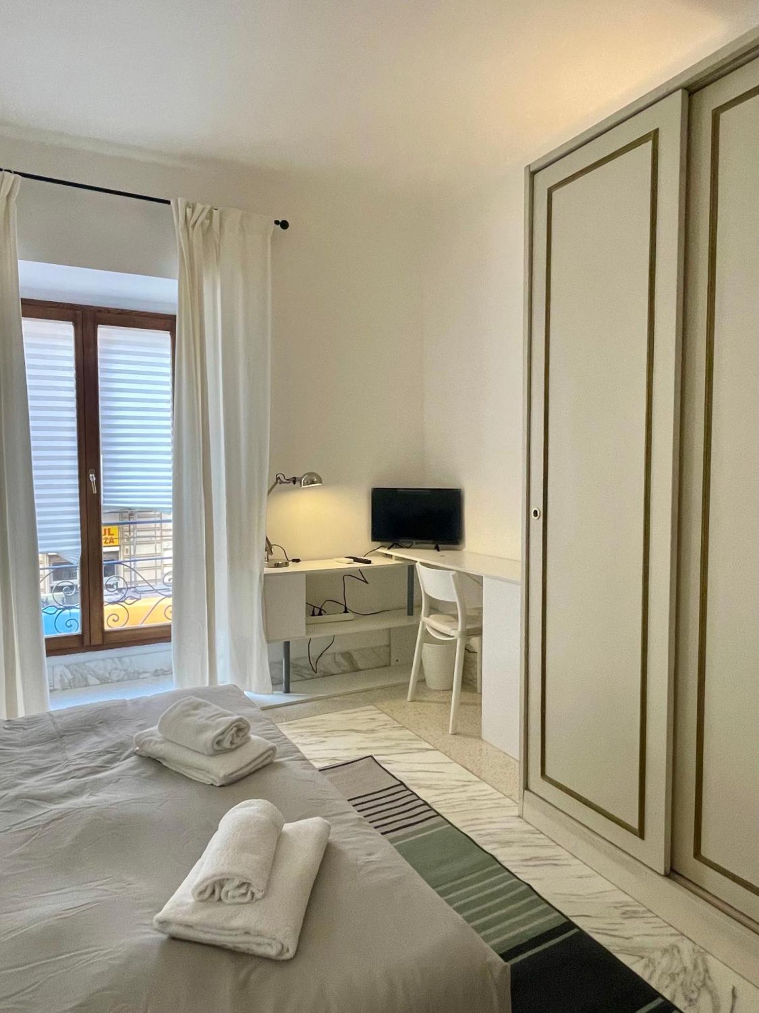 Guest house Martina A Piazza Del Popolo 2*