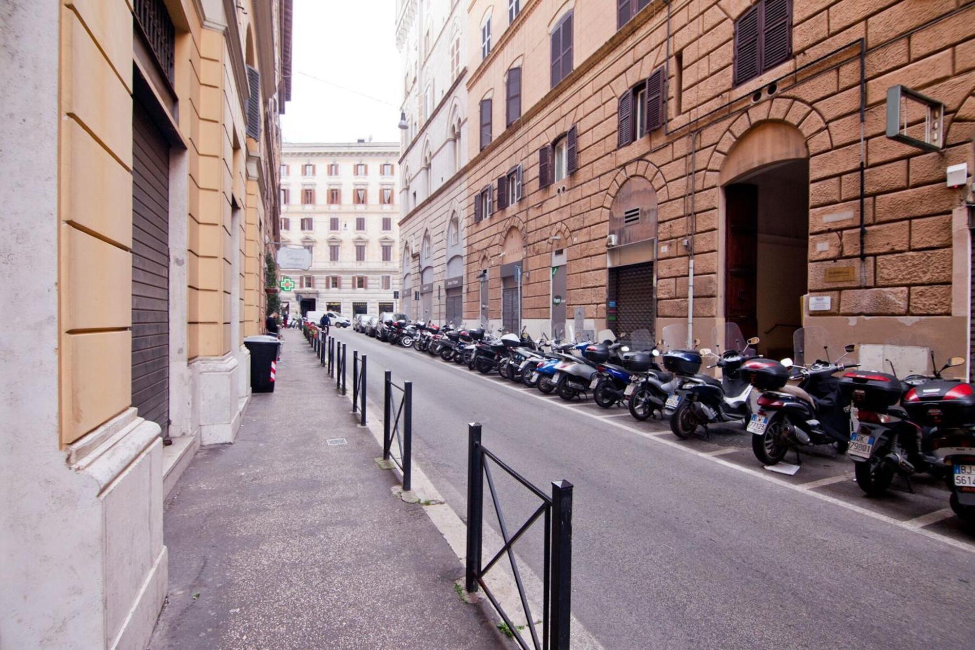 Apartment Augusto Valenziani Rome