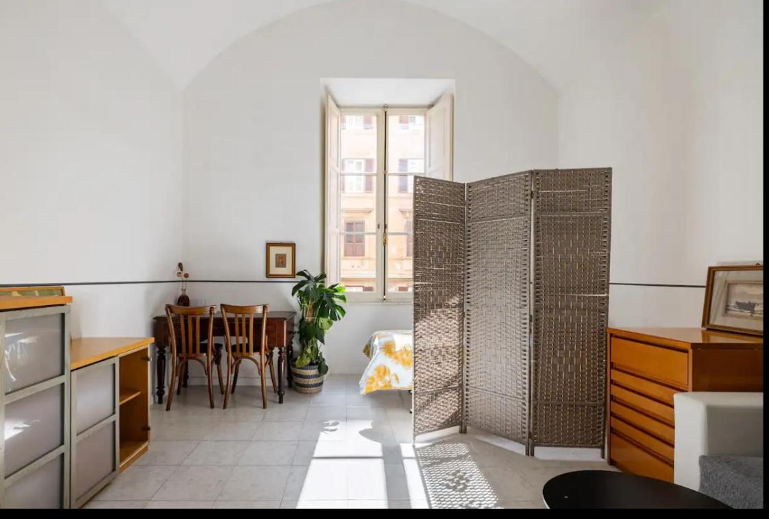 Appartamento Romeo. Luminoso Al Centro Di