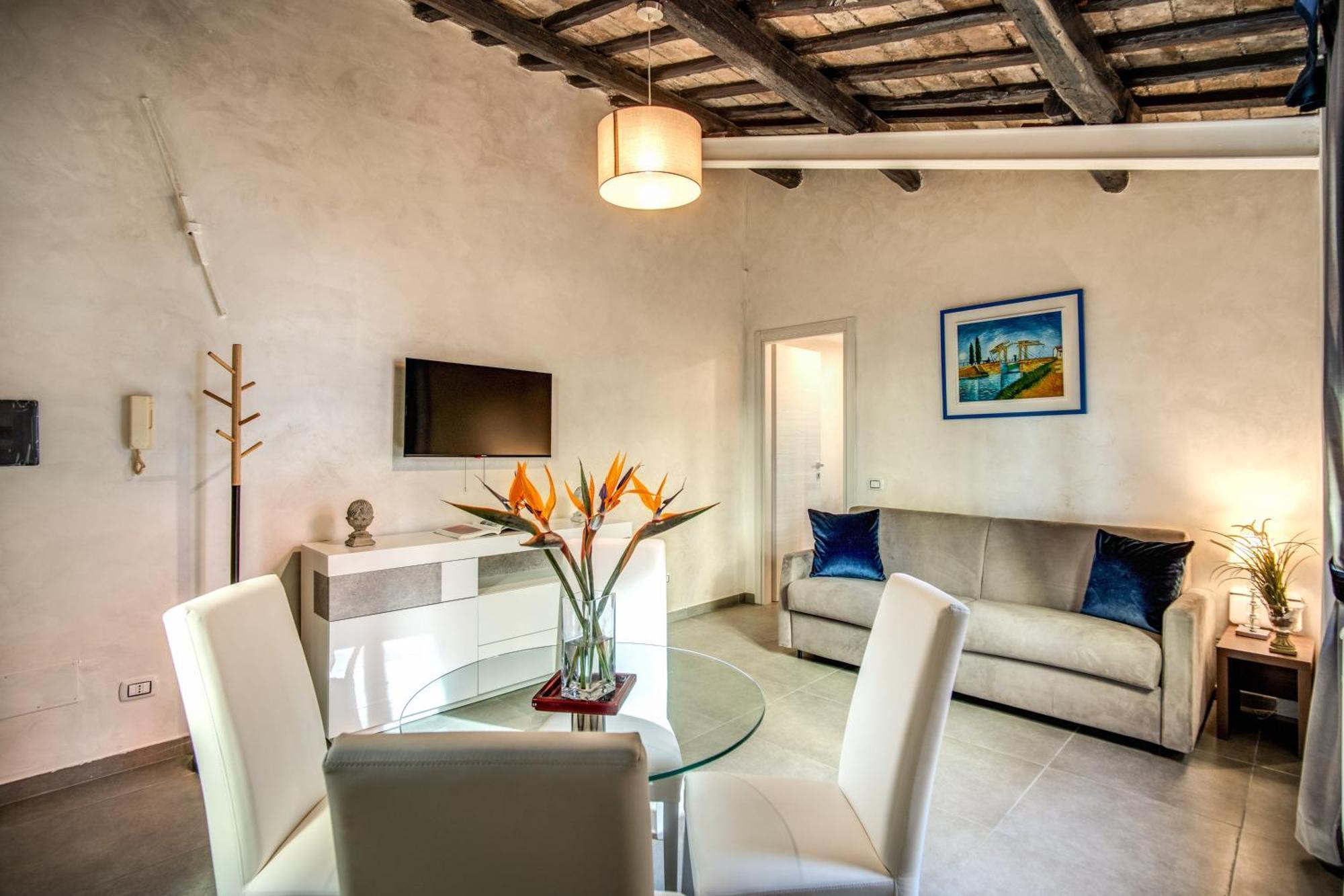 Tritone House 4* Roma