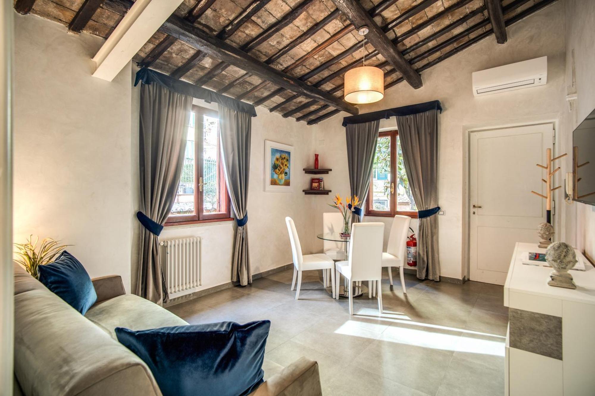 Guest house Tritone House