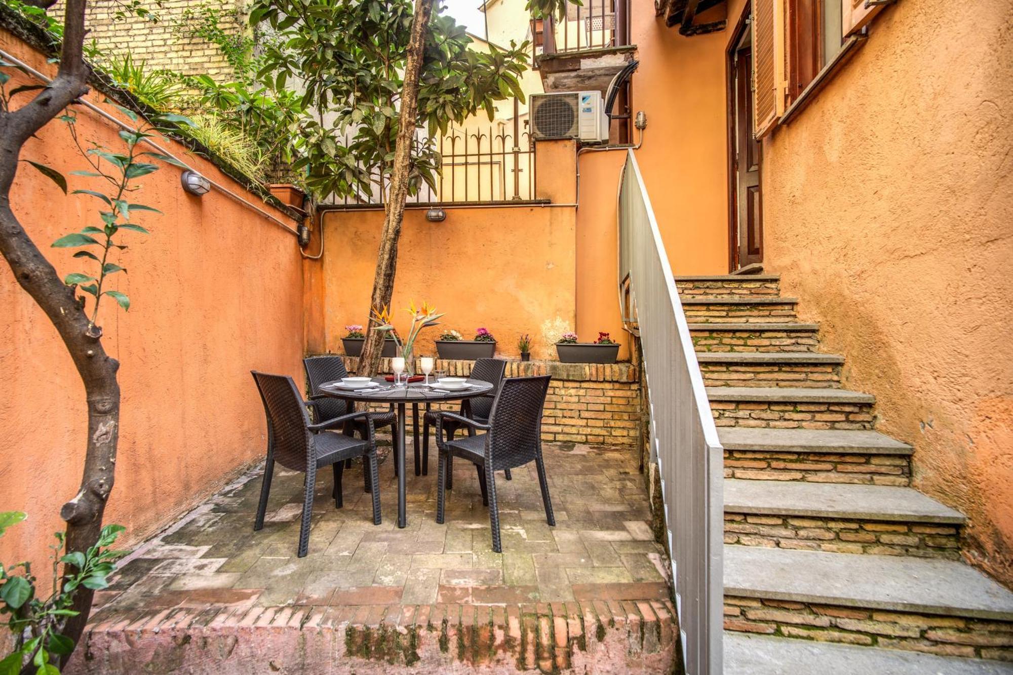 Tritone House Guest house 4*