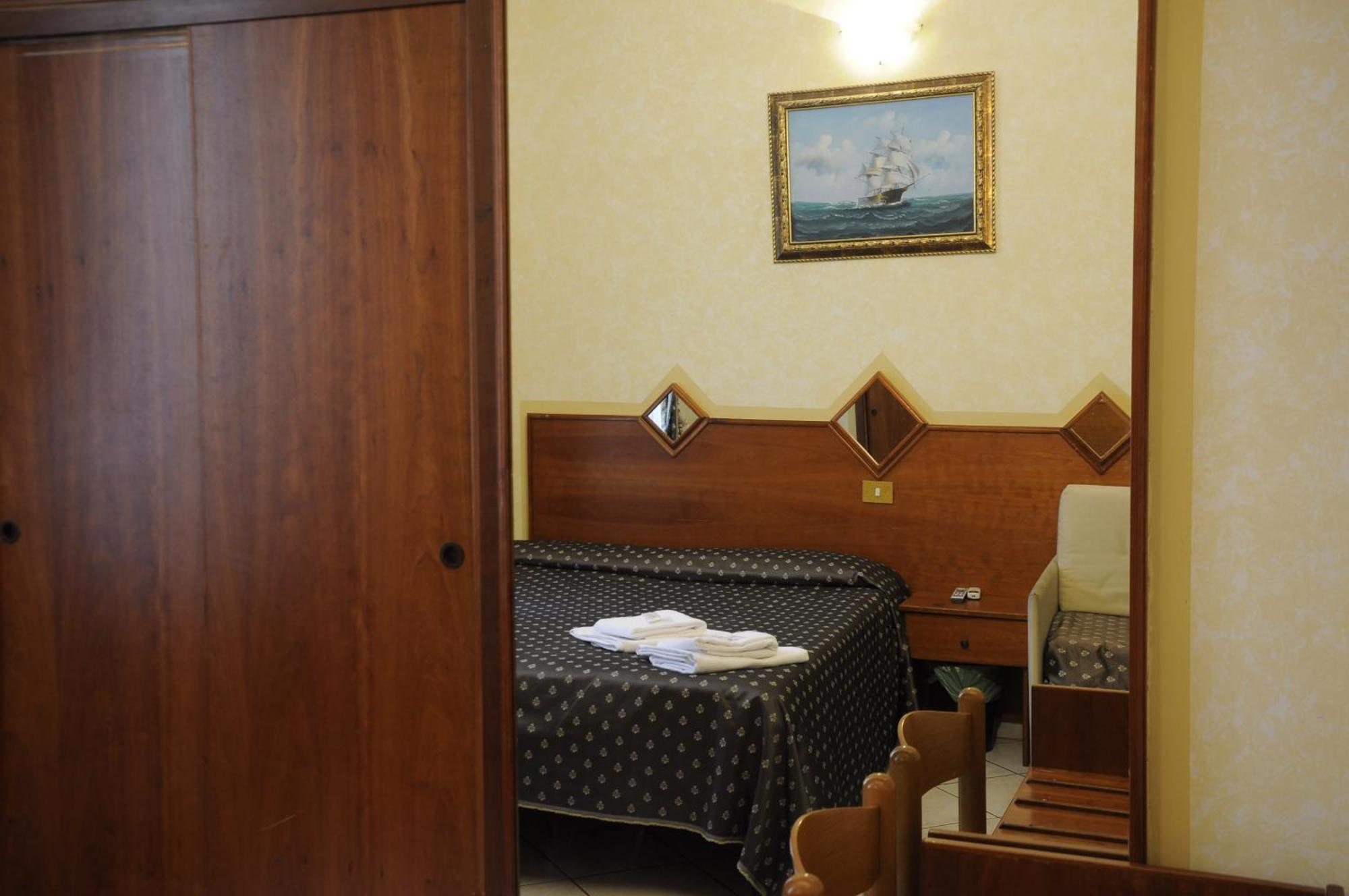 Hotel Farini Rome