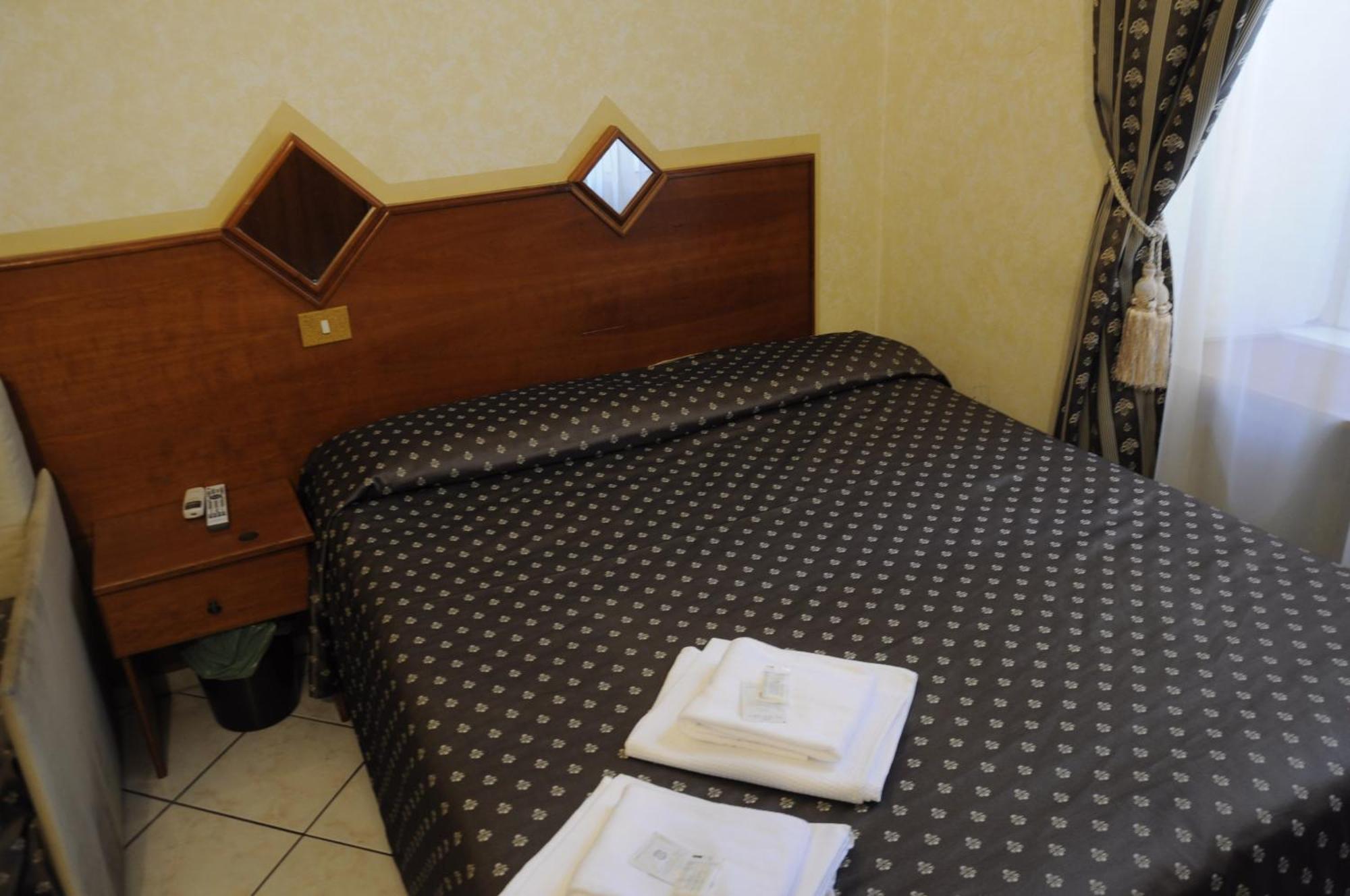 Hotel Farini Rome