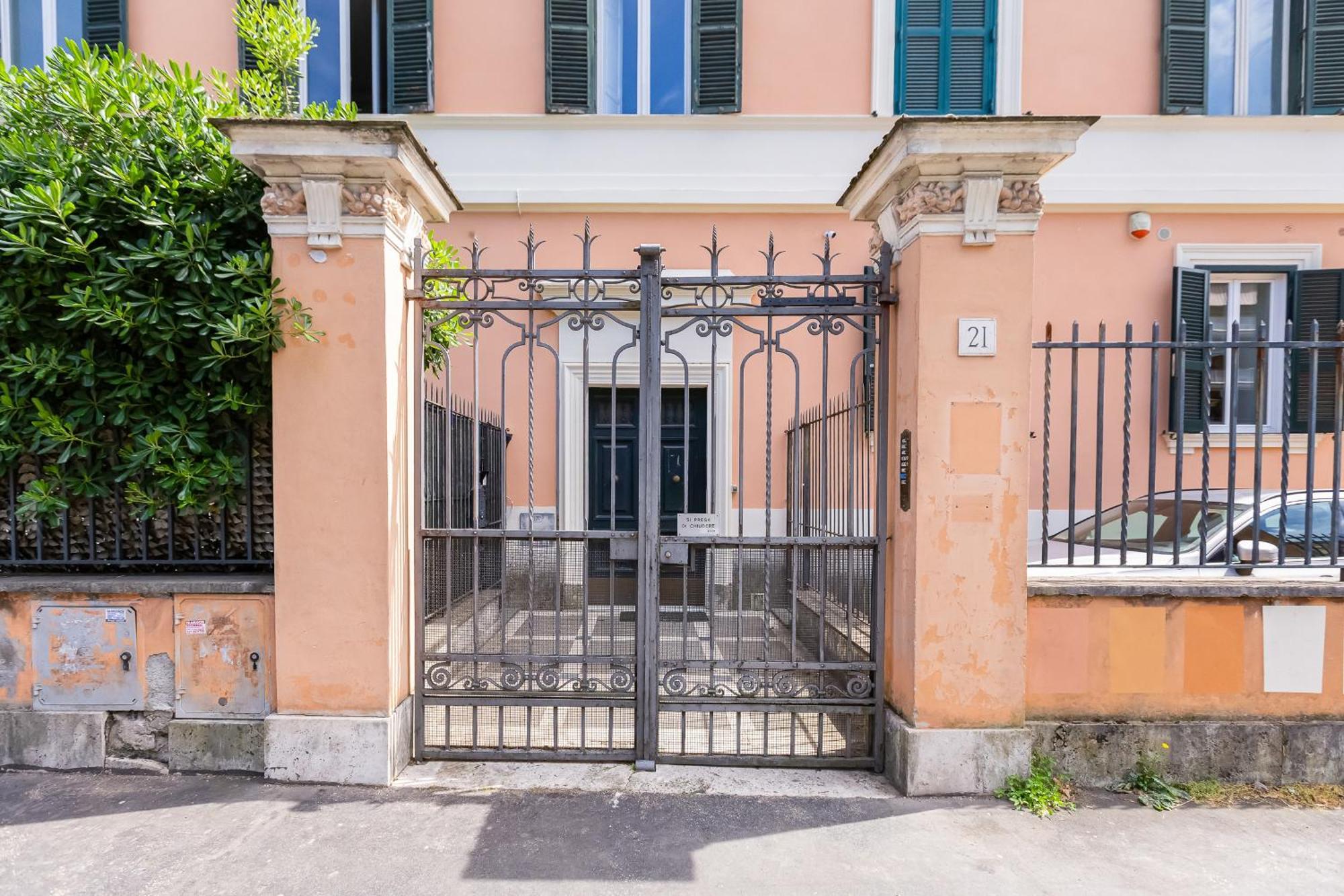 Vivilo Collection - Muggia 21 Rome