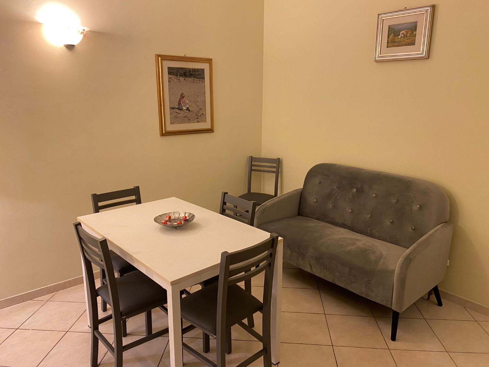 Apartment Miriam's Short Rent House