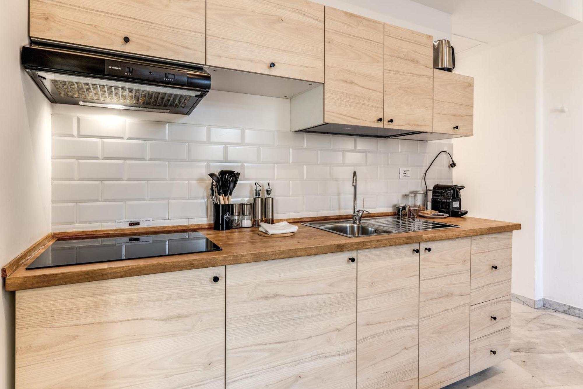 Apartment V E N E R E