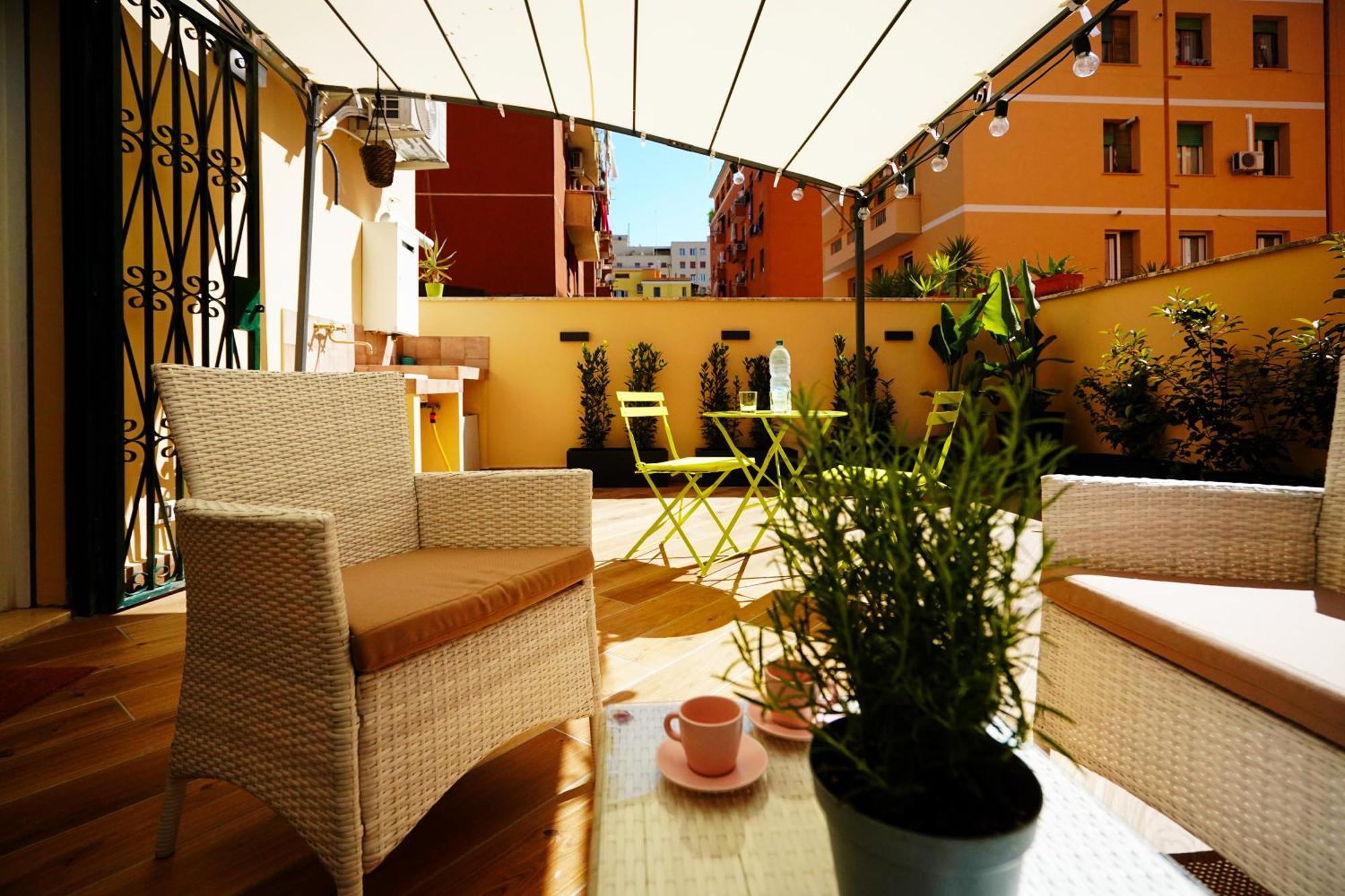 Apartment Peaceful 2 Bedrooms With Patio, Near Metro A Rome