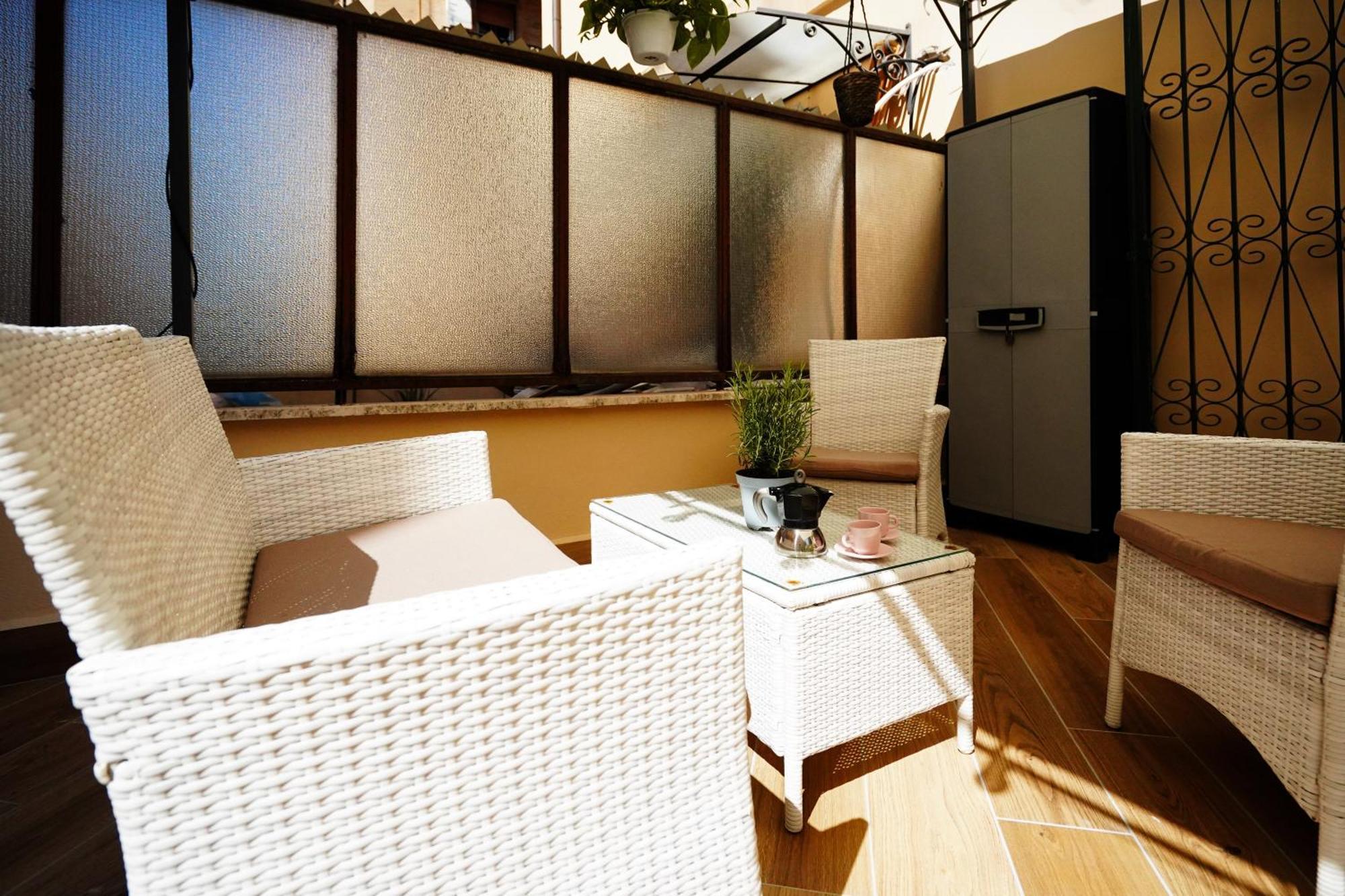 Peaceful 2 Bedrooms With Patio, Near Metro A Apartment