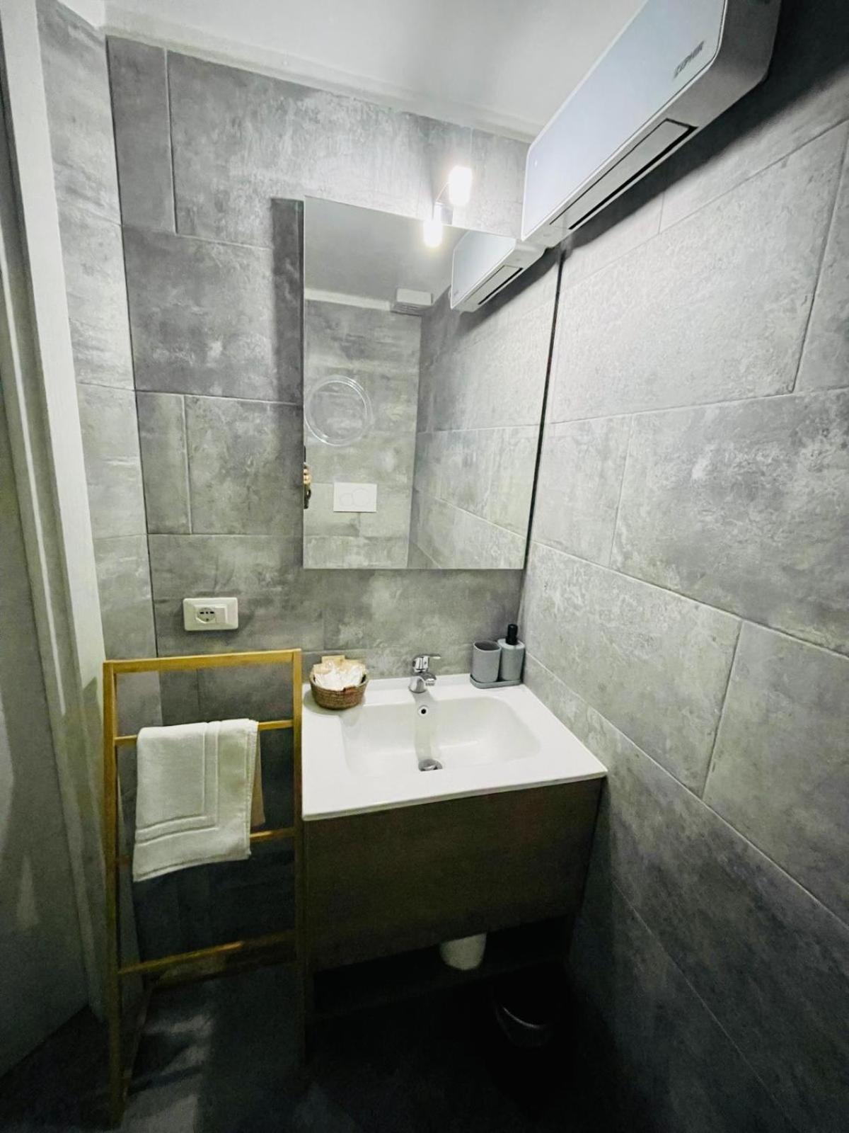 Antoni House *