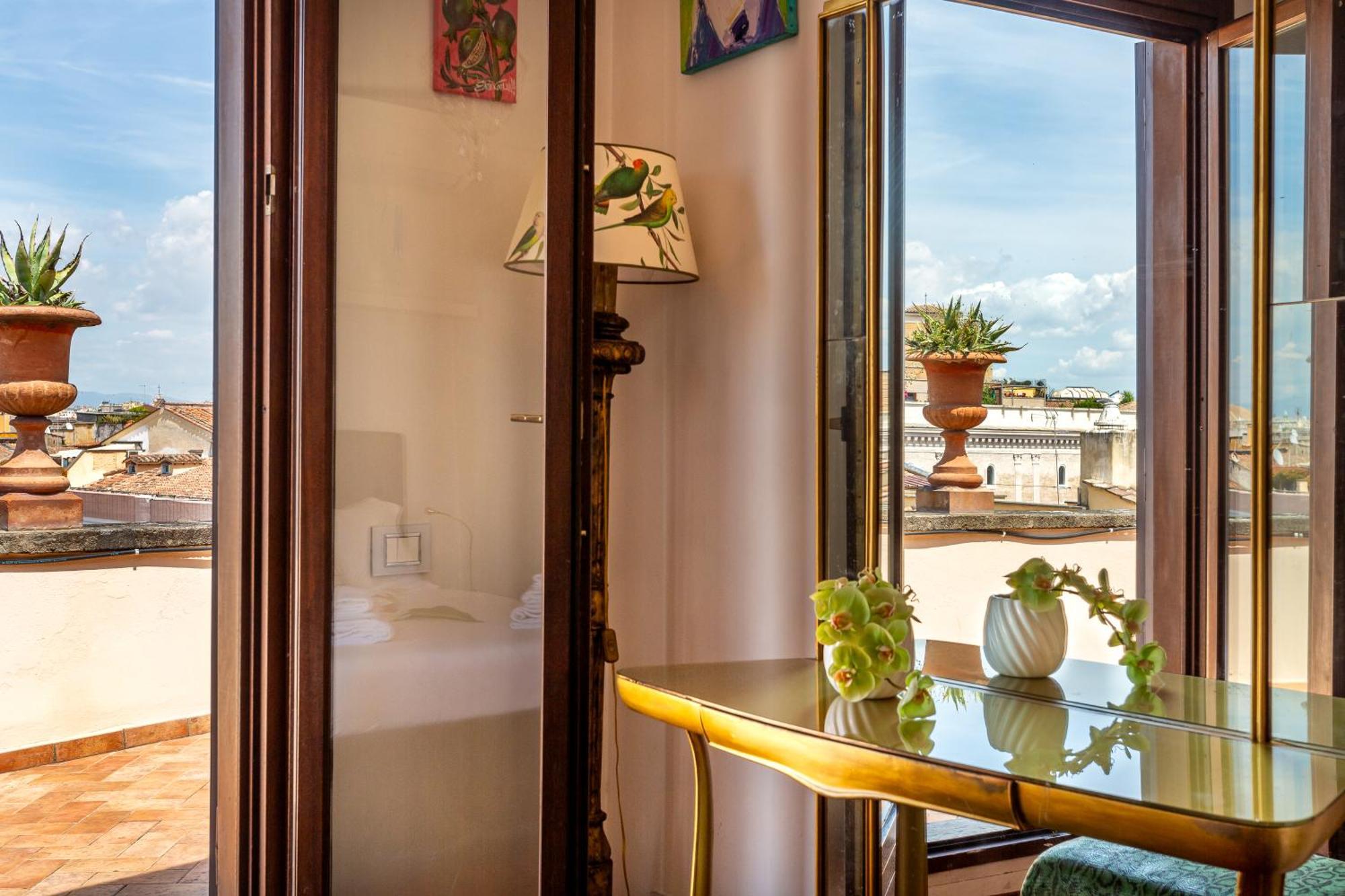 Iflat Campo De' Fiori Panoramic Penthouse Apartment *