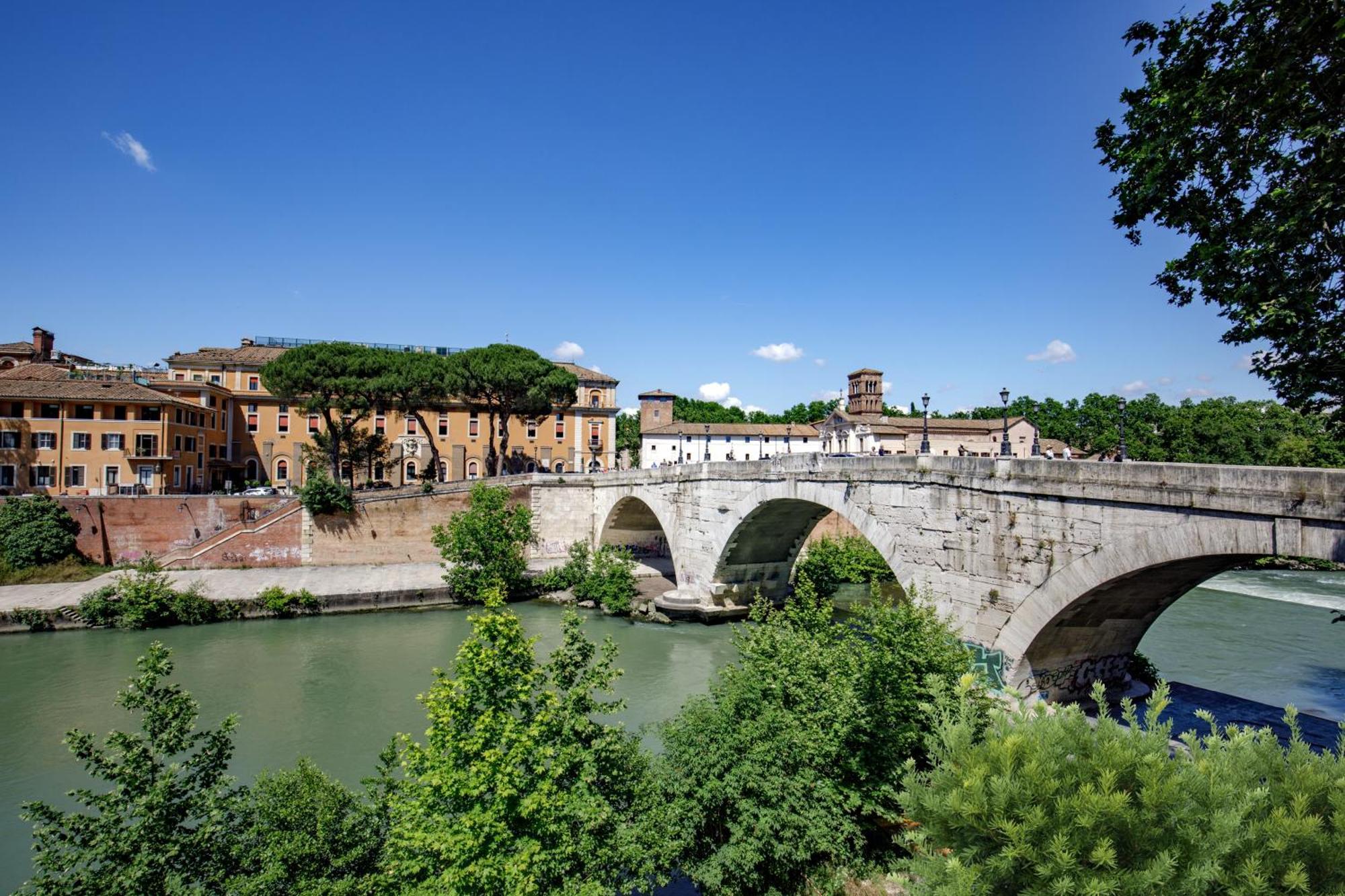 Daplace - Mirta Roma