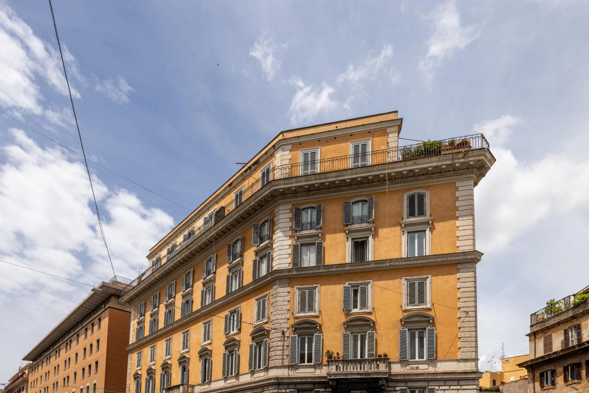 Cavour 211 - B&d