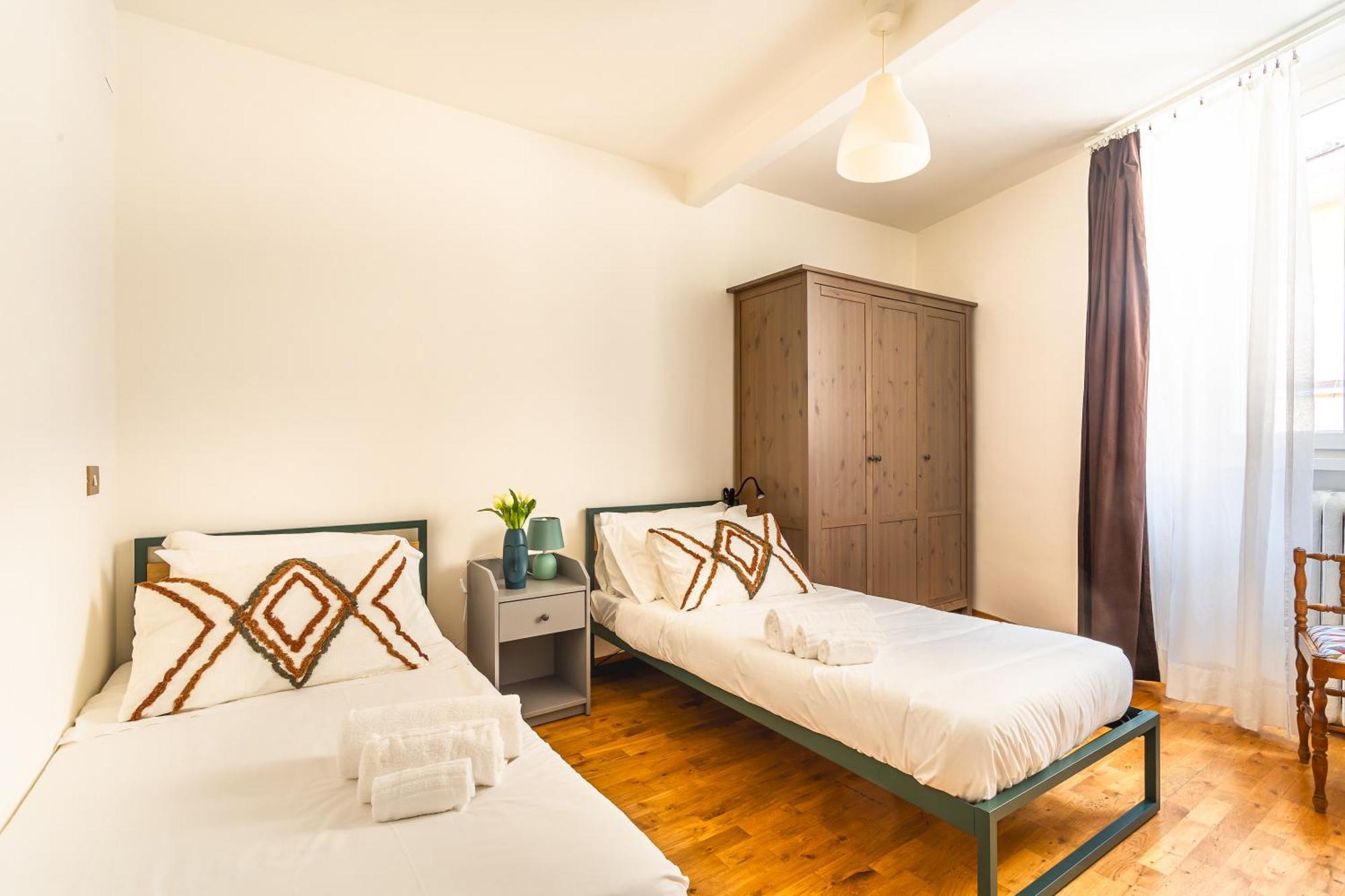 Iflat Lovely 2 Bedroom In Rione Monti Apartment Rome