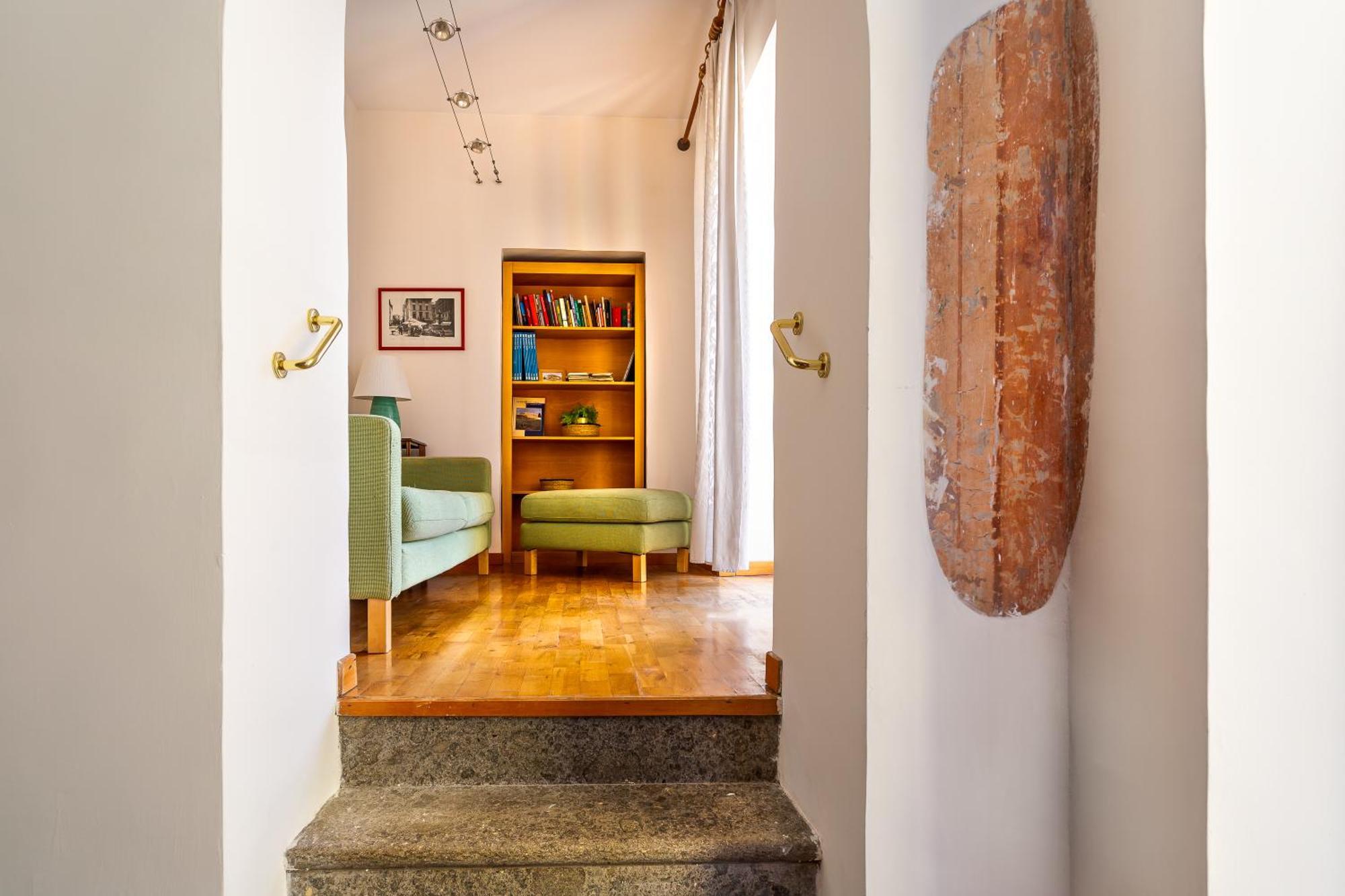 Iflat Lovely 2 Bedroom In Rione Monti Apartment Rome