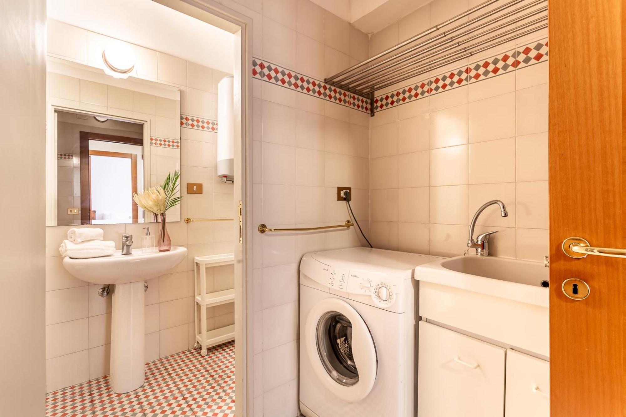 Apartment Iflat Lovely 2 Bedroom In Rione Monti Rome